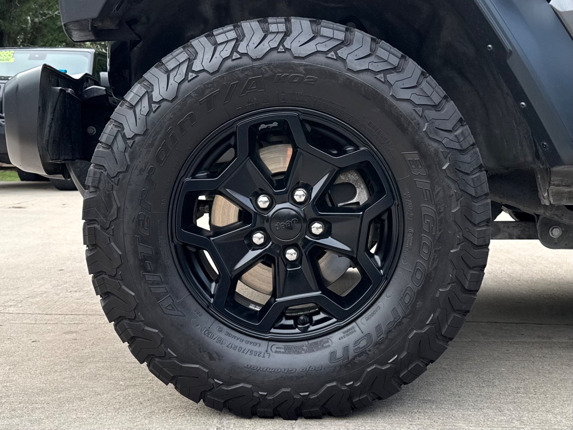 View vehicle photo 5