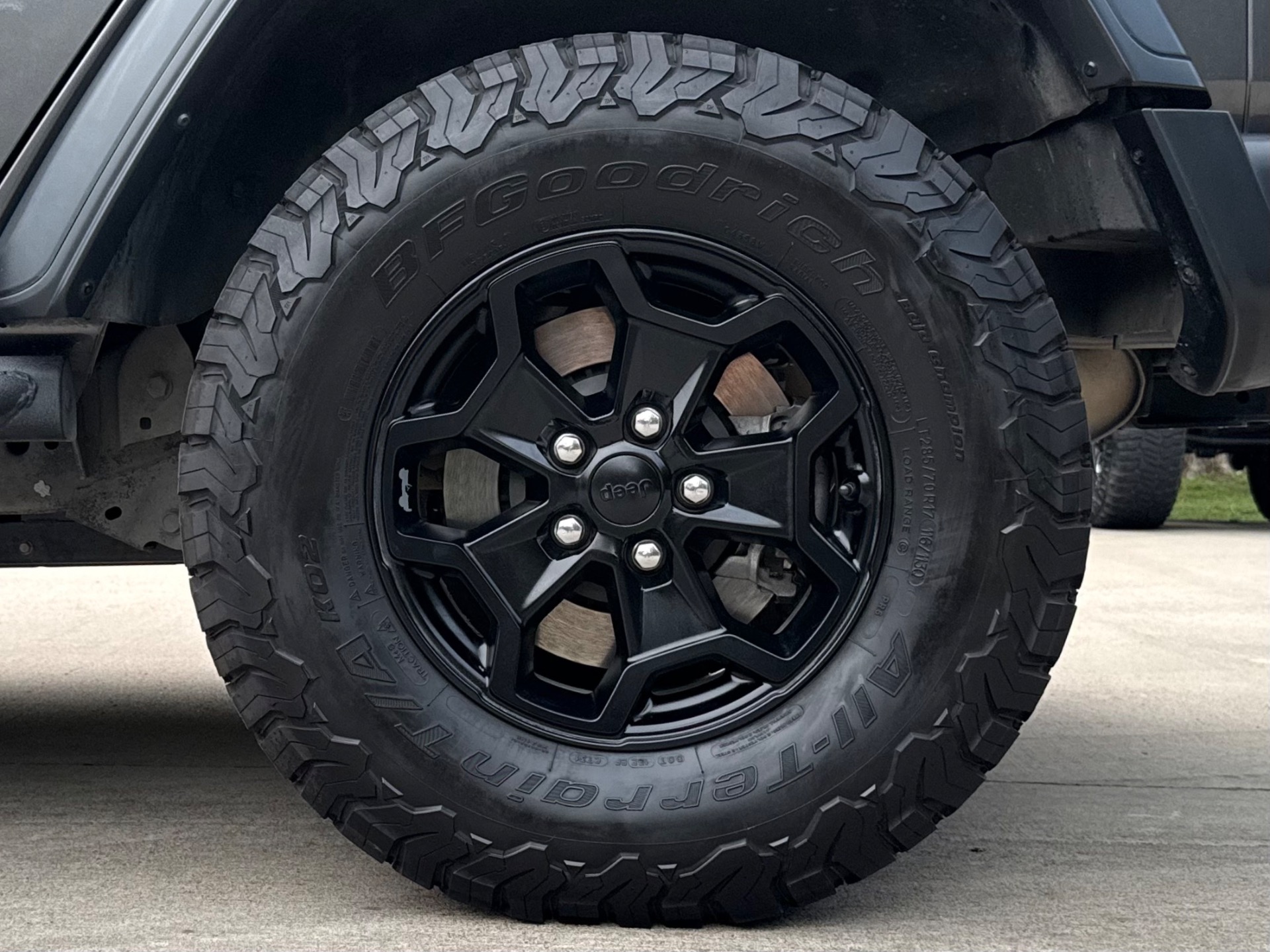 View vehicle photo 7