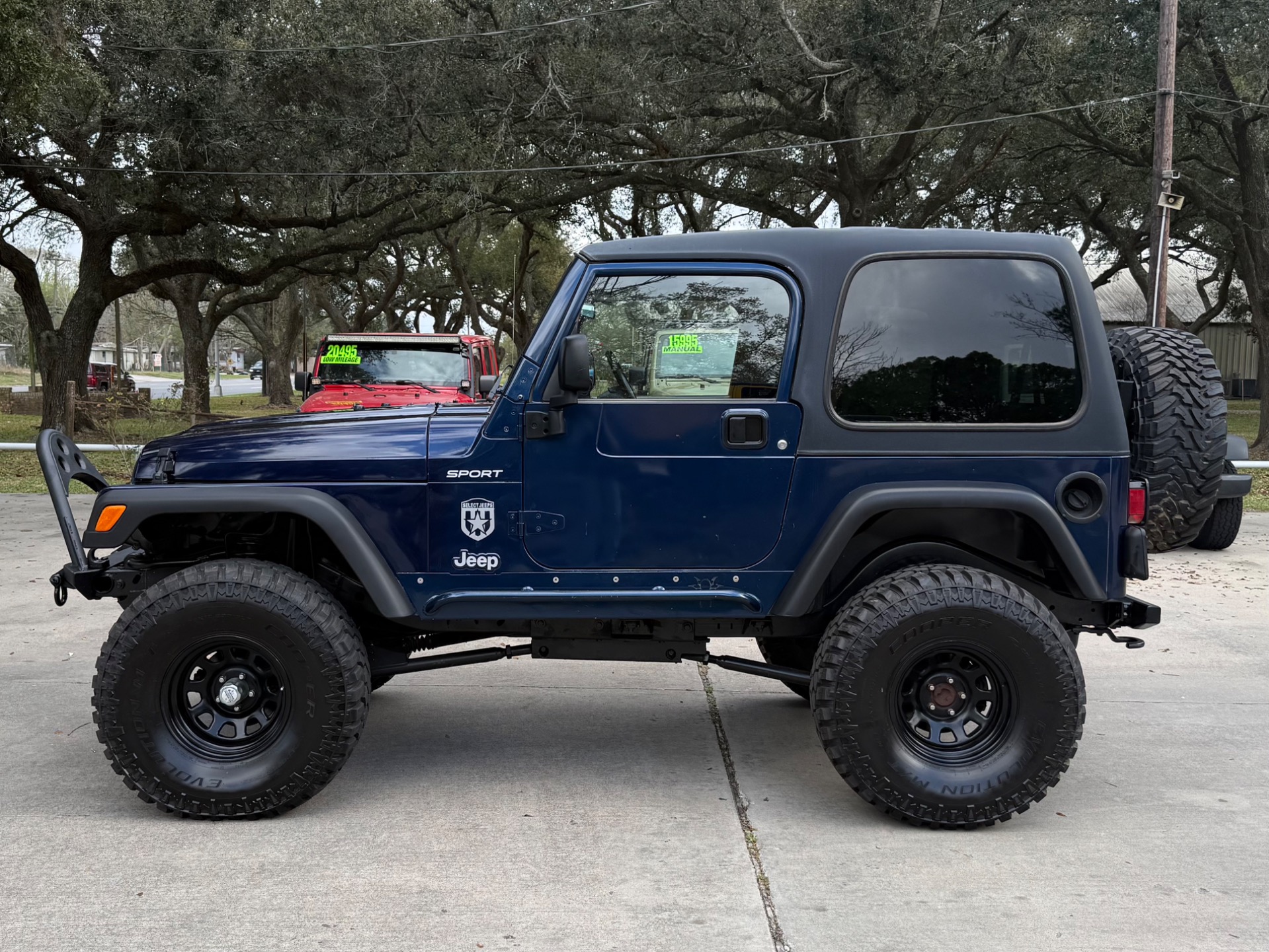 View vehicle photo 7