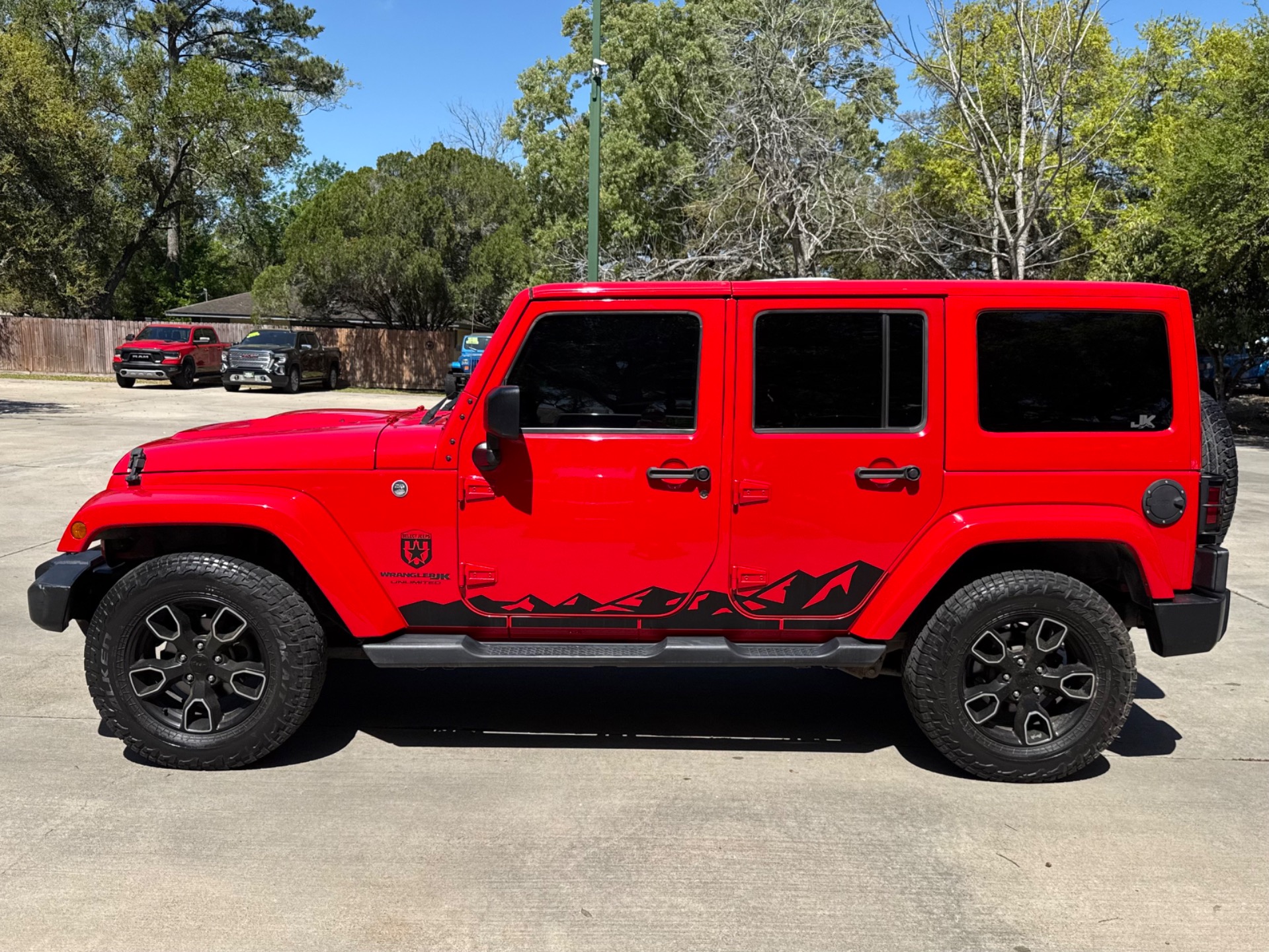 View vehicle photo 5