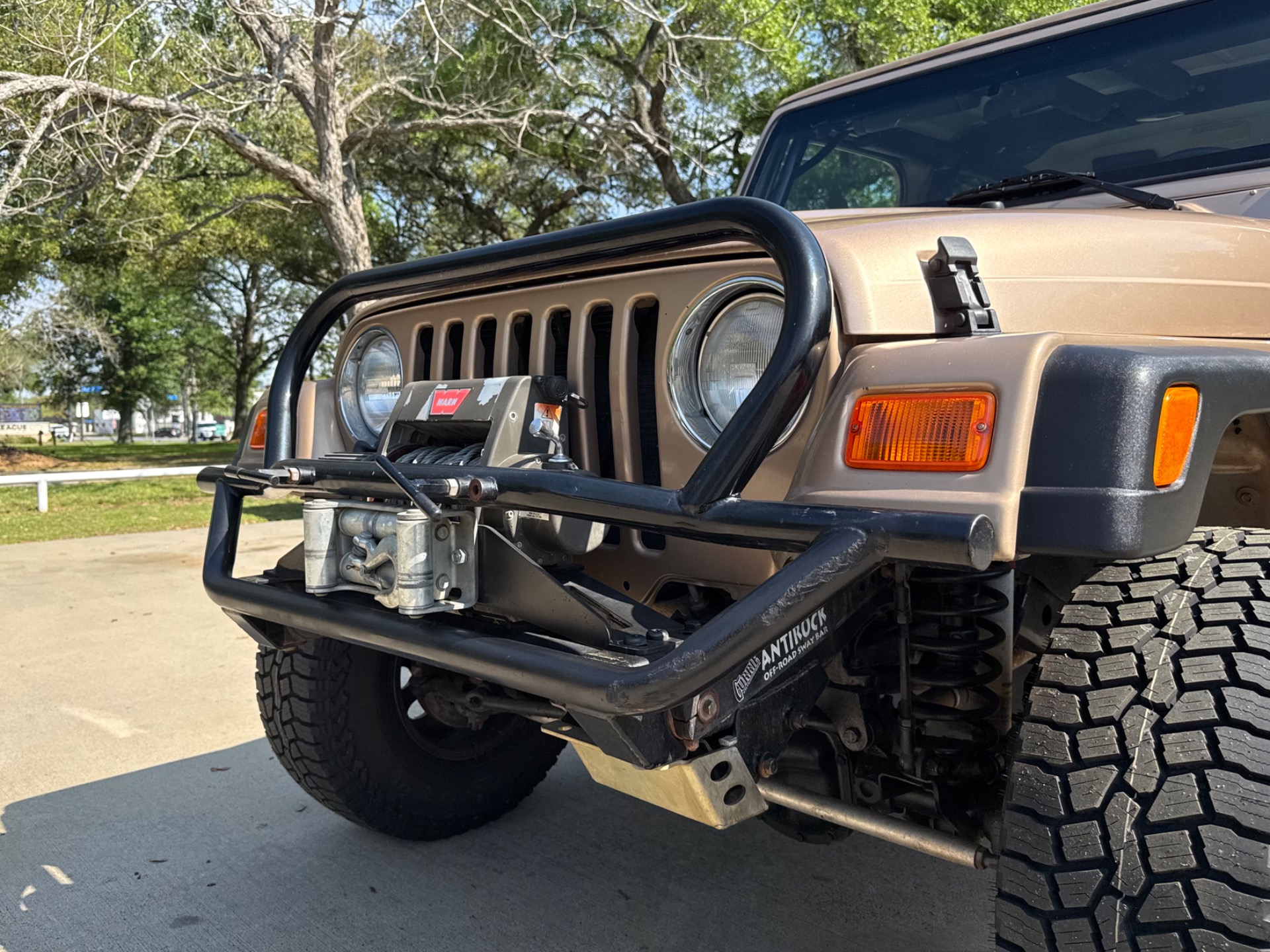 View vehicle photo 6