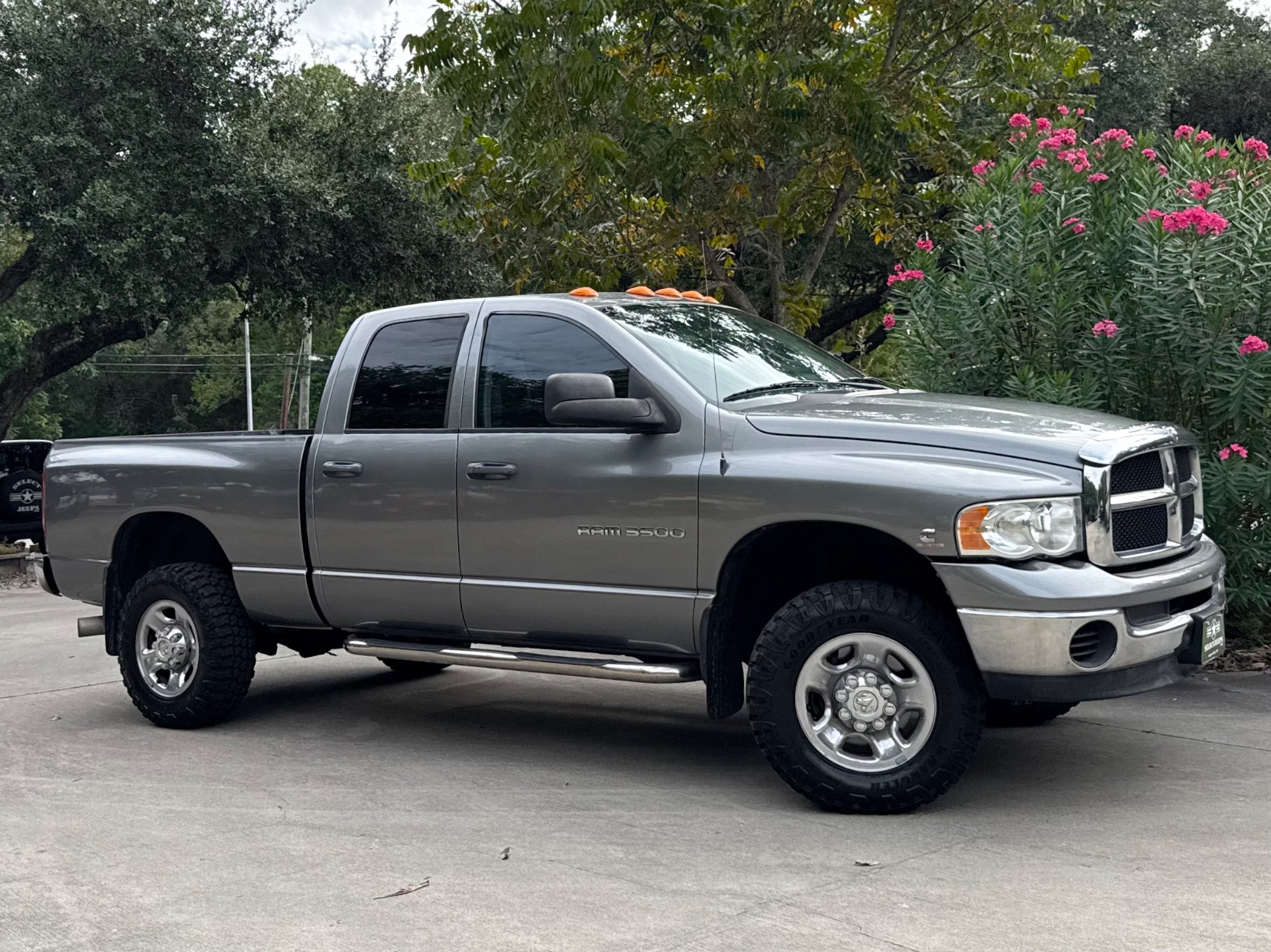 2005 Dodge Ram 3500 M (Medium)
