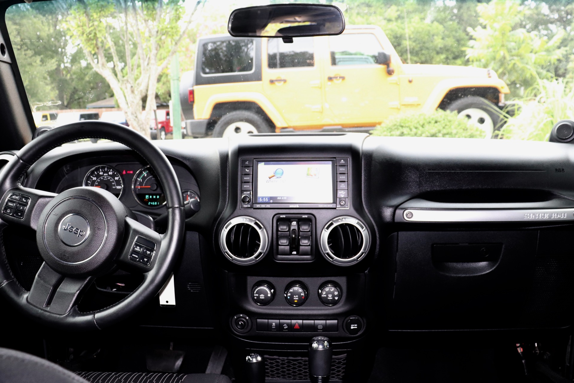 Used-2011-Jeep-Wrangler-Unlimited-4WD-4dr-Sahara