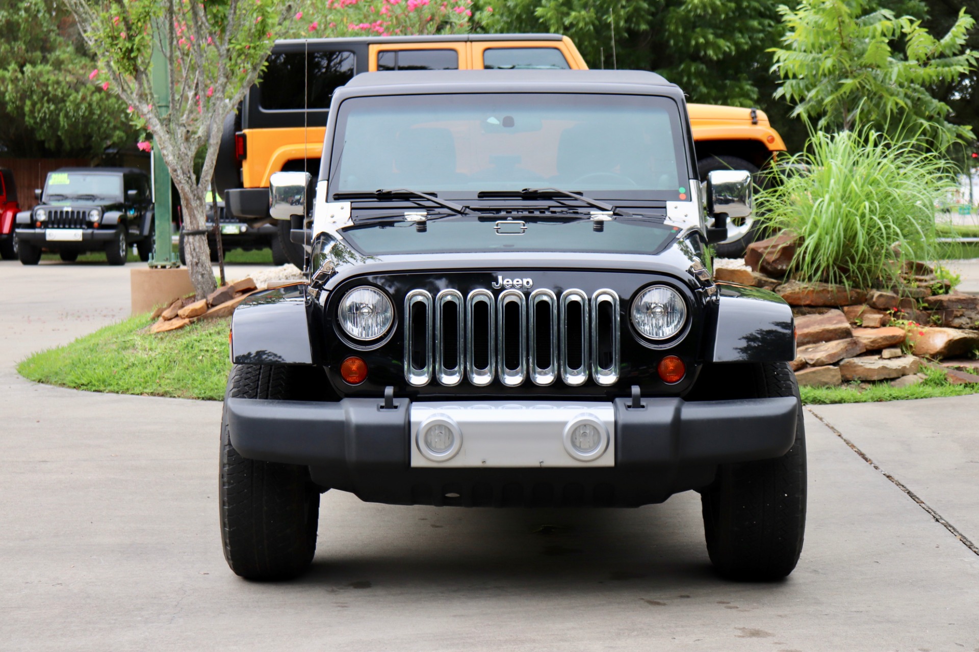 Used-2011-Jeep-Wrangler-Unlimited-4WD-4dr-Sahara