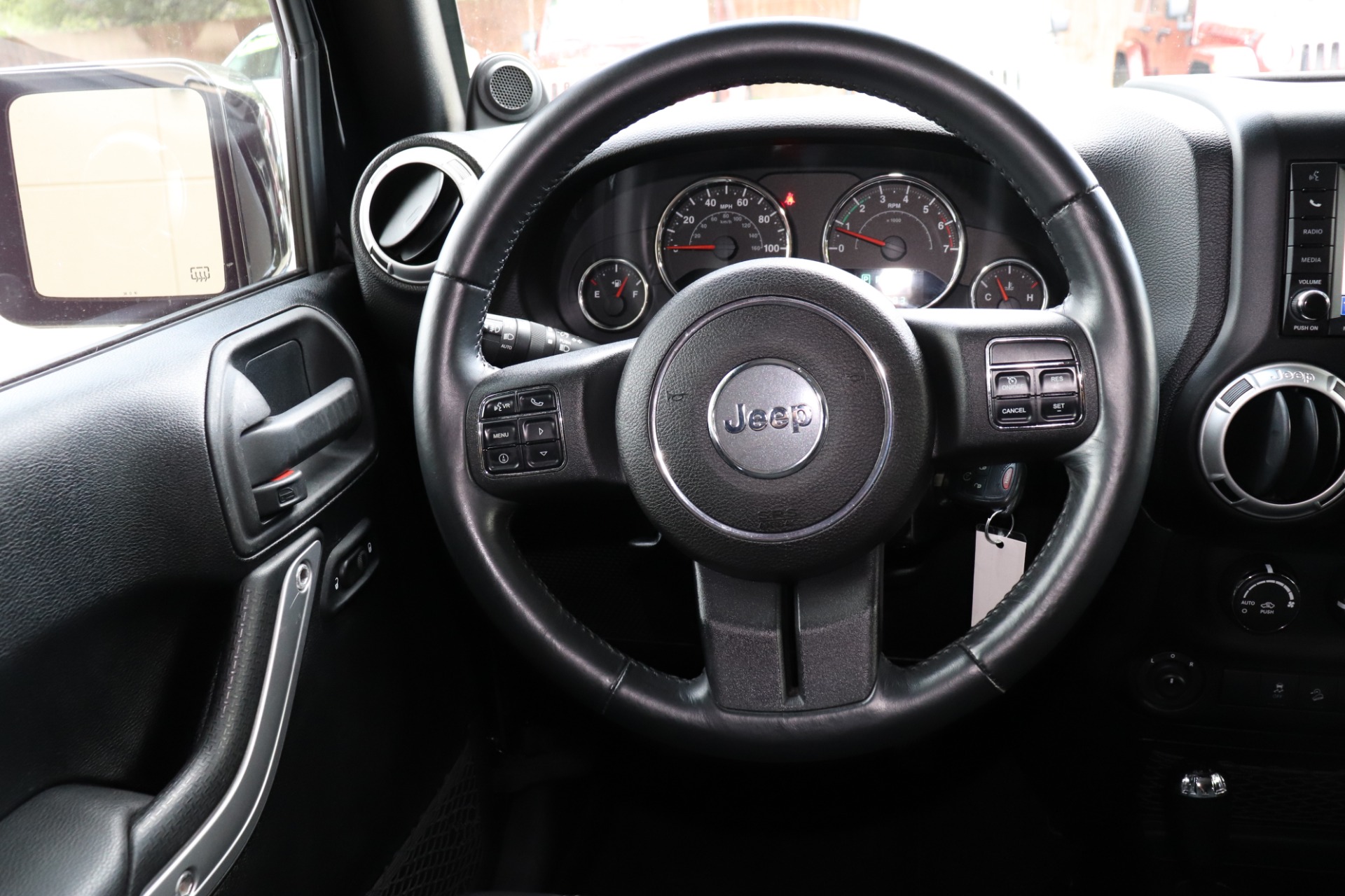 Used-2011-Jeep-Wrangler-Unlimited-4WD-4dr-Sahara