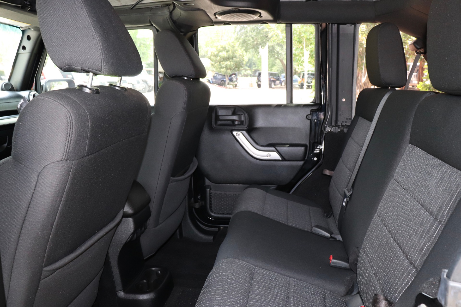 Used-2011-Jeep-Wrangler-Unlimited-4WD-4dr-Sahara