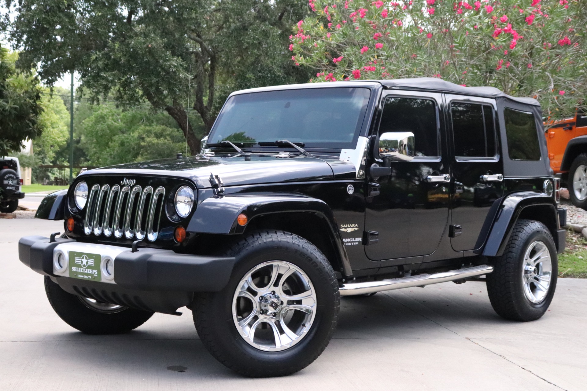 Used-2011-Jeep-Wrangler-Unlimited-4WD-4dr-Sahara