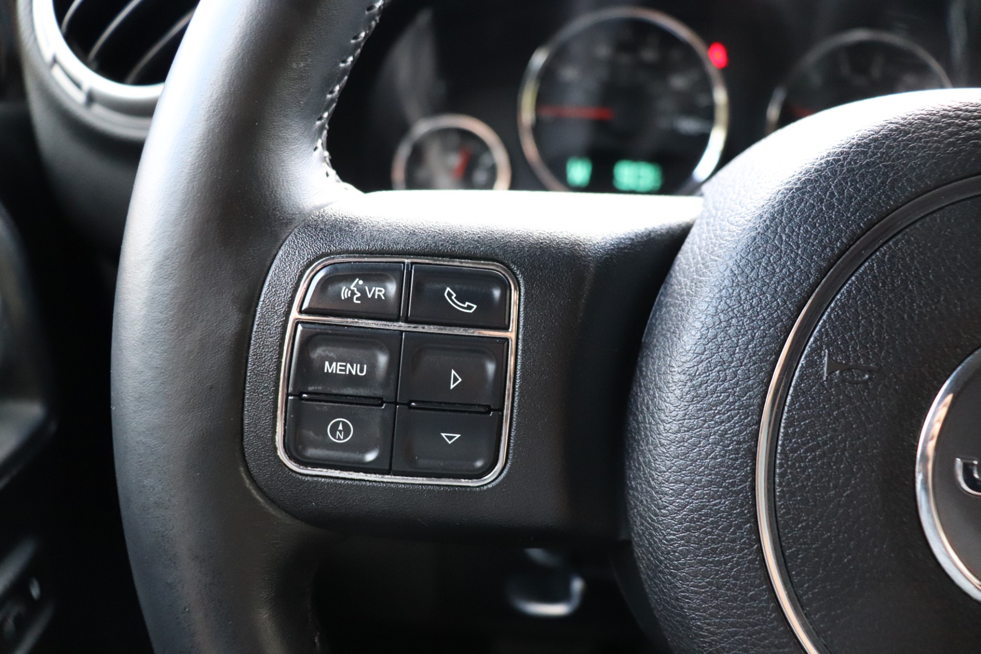 Used-2011-Jeep-Wrangler-Unlimited-4WD-4dr-Sahara