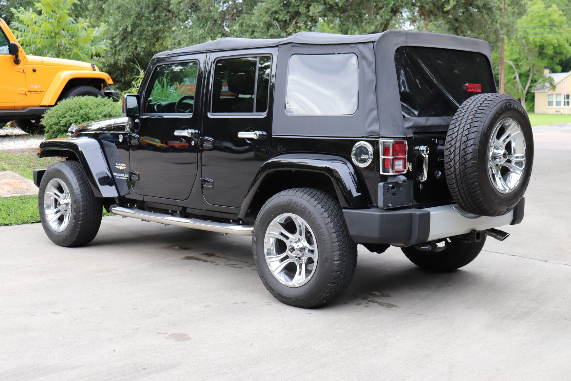 Used-2011-Jeep-Wrangler-Unlimited-4WD-4dr-Sahara