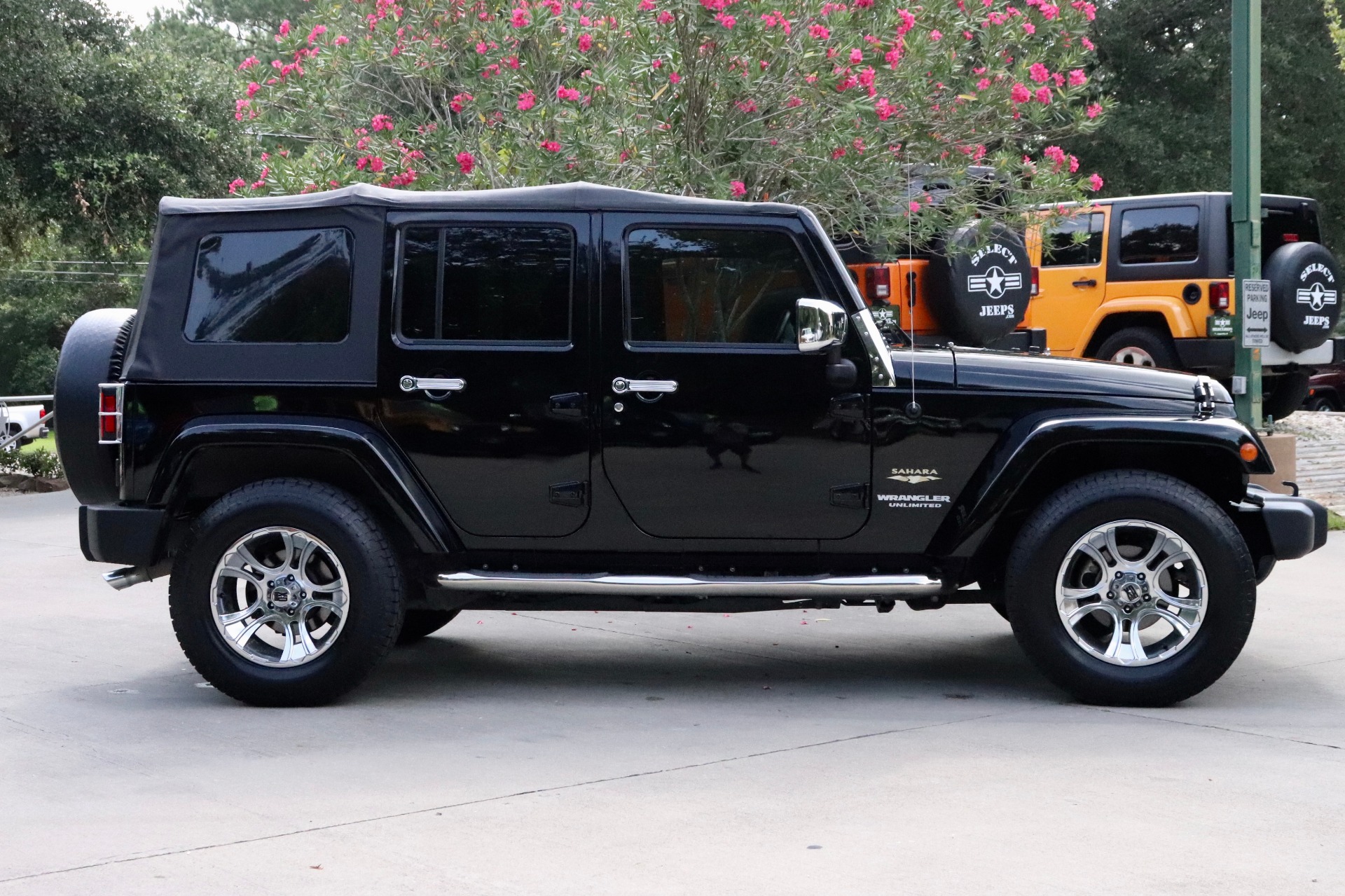 Used-2011-Jeep-Wrangler-Unlimited-4WD-4dr-Sahara