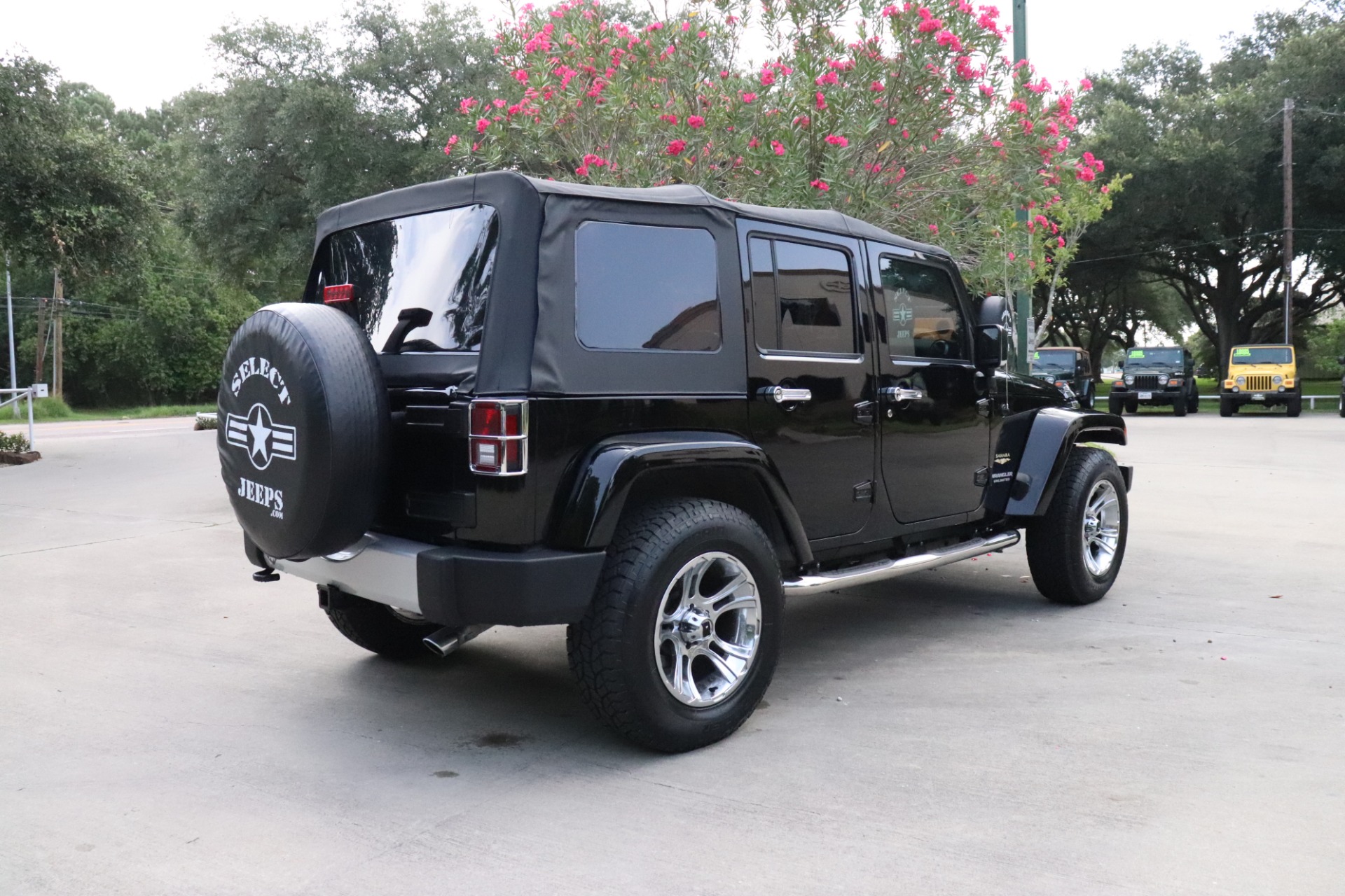 Used-2011-Jeep-Wrangler-Unlimited-4WD-4dr-Sahara