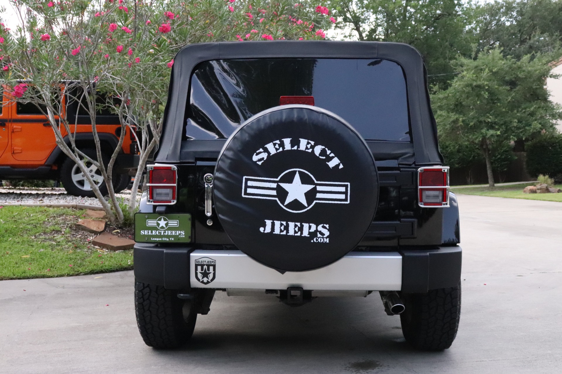 Used-2011-Jeep-Wrangler-Unlimited-4WD-4dr-Sahara