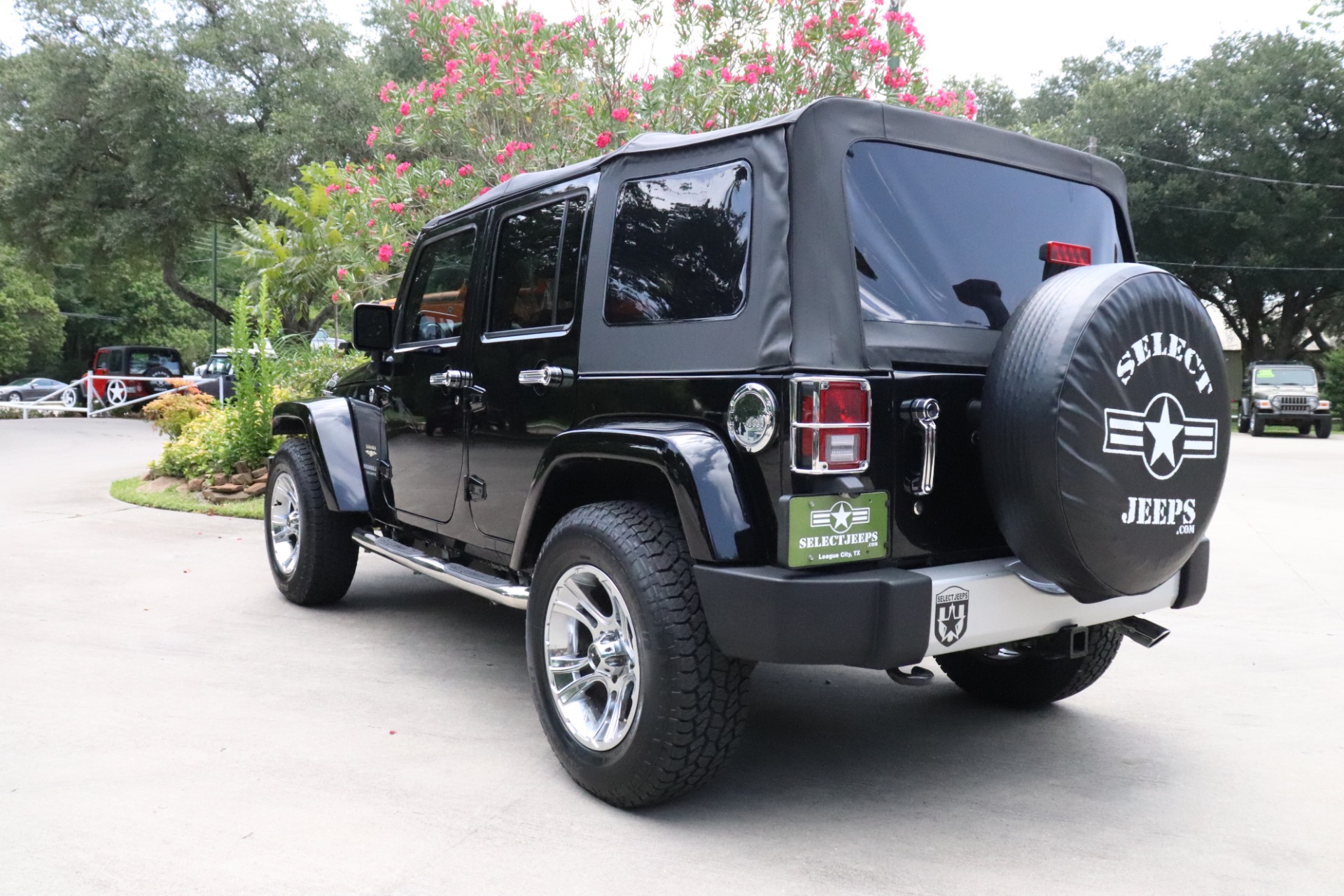 Used-2011-Jeep-Wrangler-Unlimited-4WD-4dr-Sahara