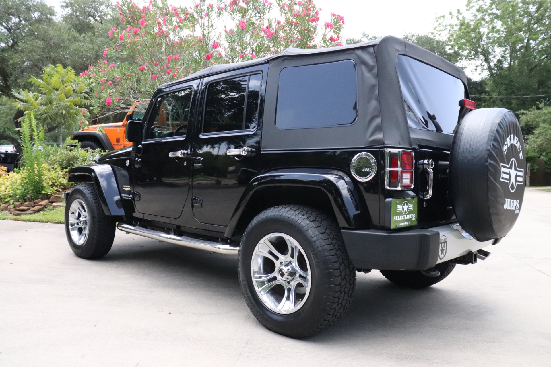 Used-2011-Jeep-Wrangler-Unlimited-4WD-4dr-Sahara