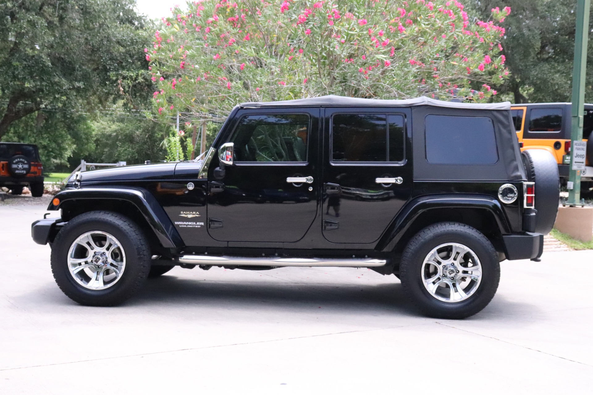 Used-2011-Jeep-Wrangler-Unlimited-4WD-4dr-Sahara
