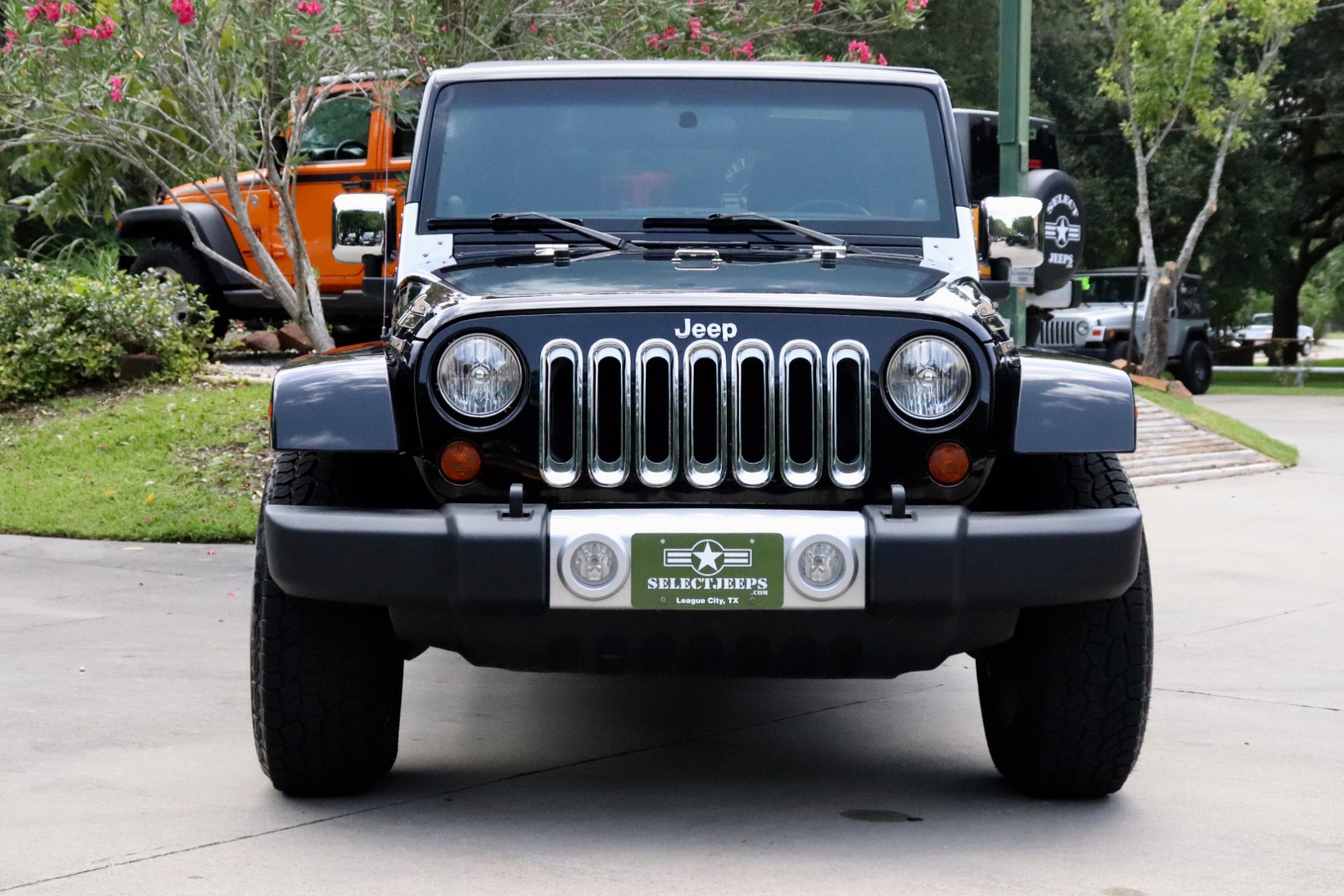 Used-2011-Jeep-Wrangler-Unlimited-4WD-4dr-Sahara