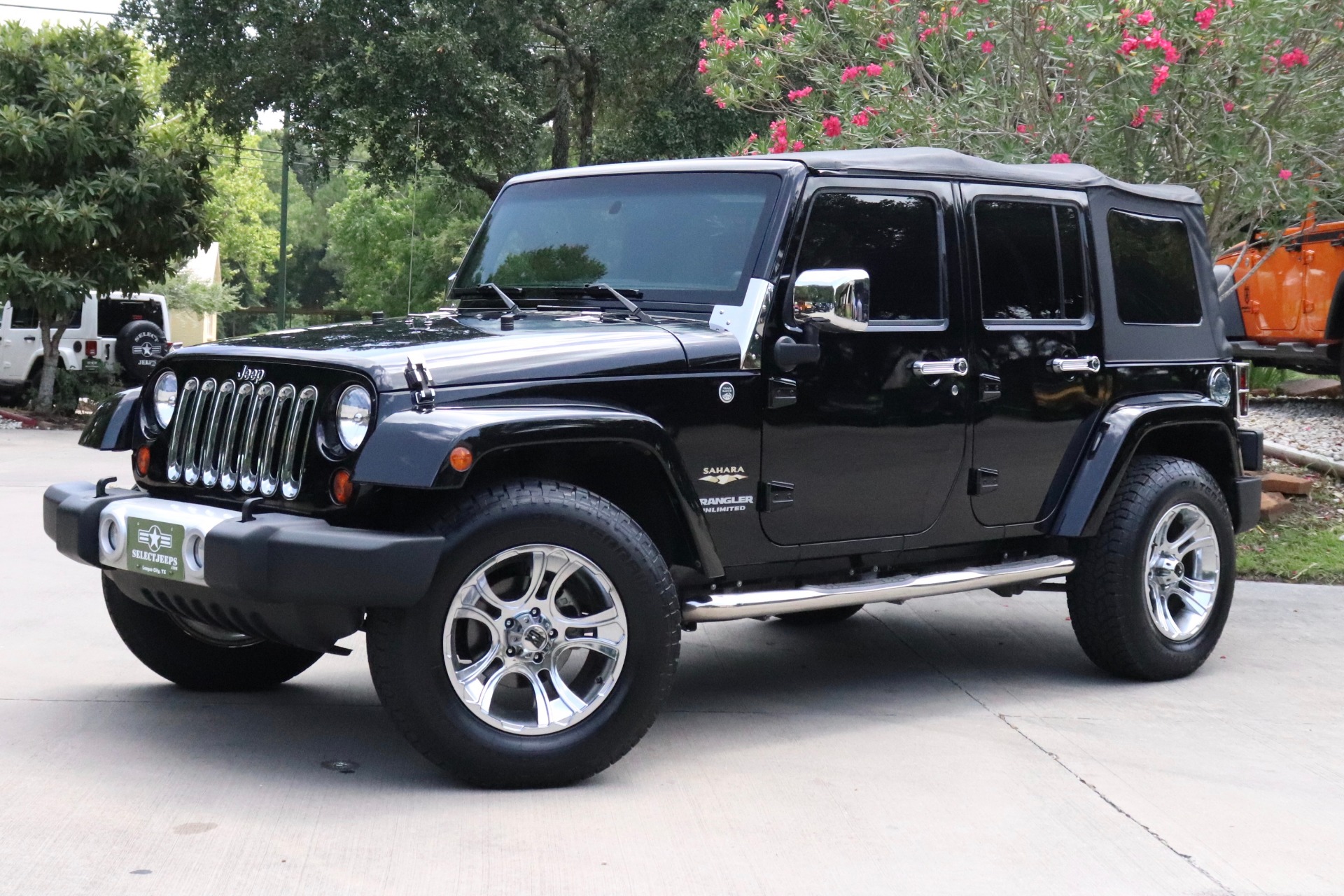 Used-2011-Jeep-Wrangler-Unlimited-4WD-4dr-Sahara