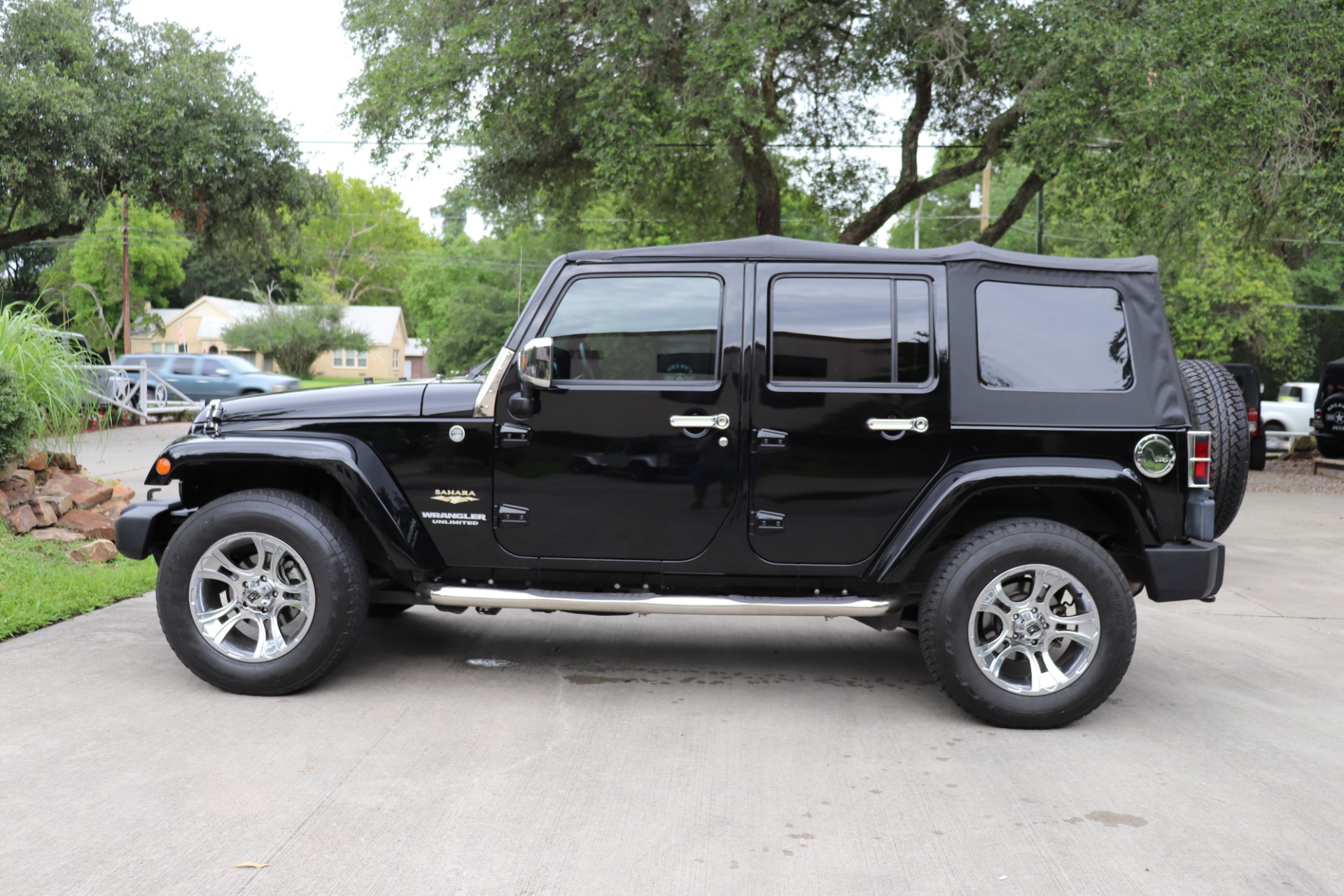 Used-2011-Jeep-Wrangler-Unlimited-4WD-4dr-Sahara