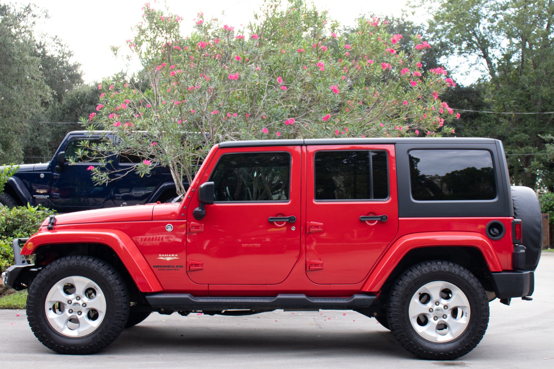 Used-2014-Jeep-Wrangler-Unlimited-Sahara-4WD-4dr-Unlimited-Sahara