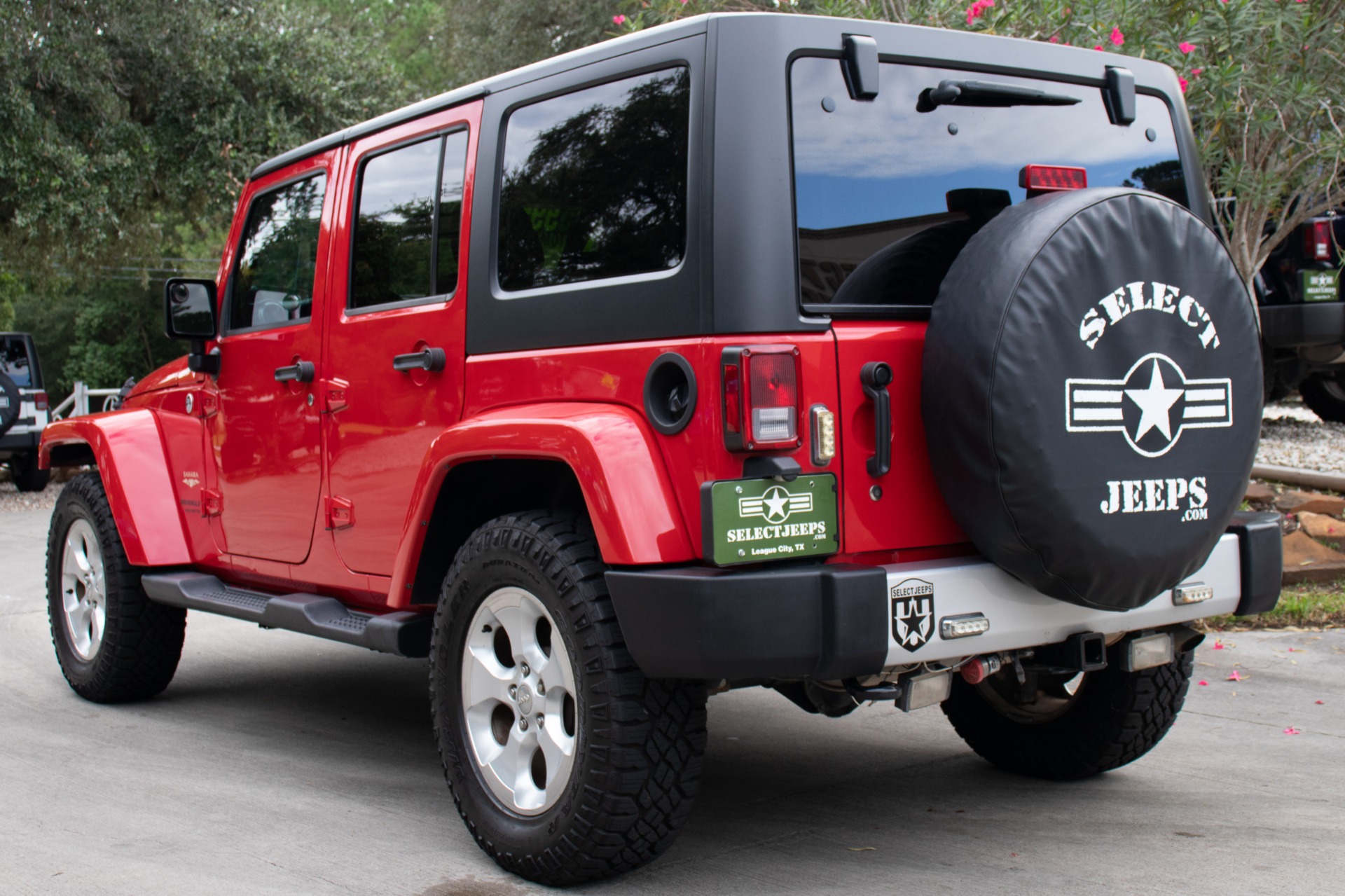 Used-2014-Jeep-Wrangler-Unlimited-Sahara-4WD-4dr-Unlimited-Sahara