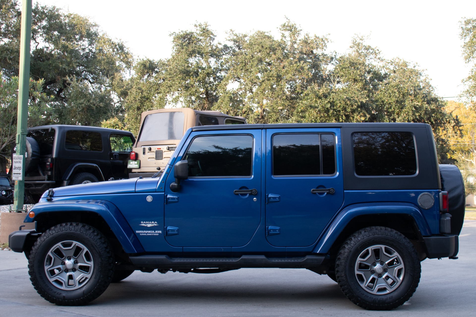 Used-2010-Jeep-Wrangler-Unlimited-Sahara-4WD-4dr-Sahara