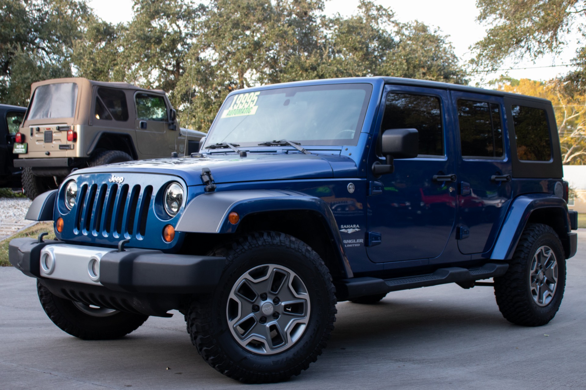 Used-2010-Jeep-Wrangler-Unlimited-Sahara-4WD-4dr-Sahara