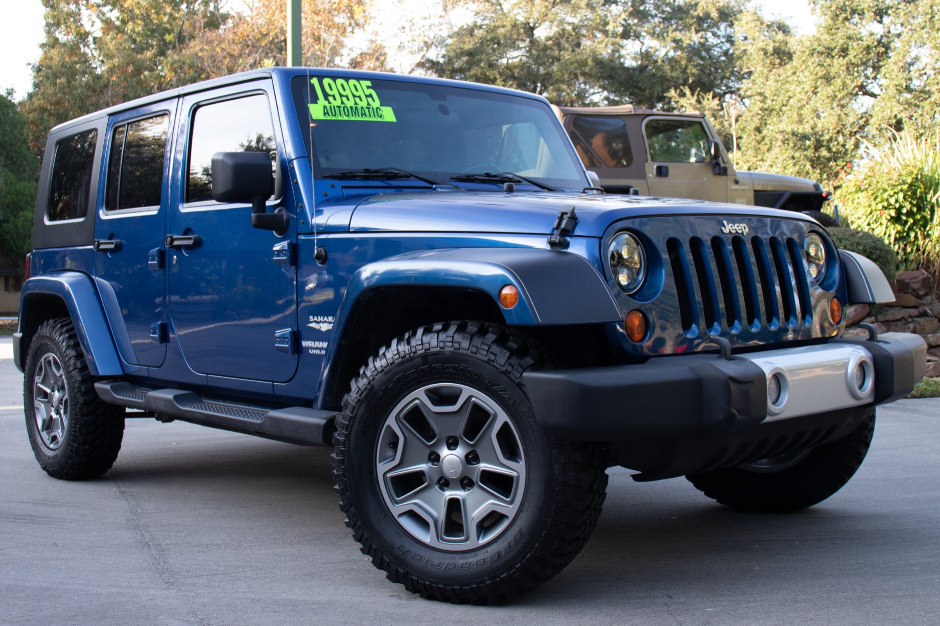 Used-2010-Jeep-Wrangler-Unlimited-Sahara-4WD-4dr-Sahara