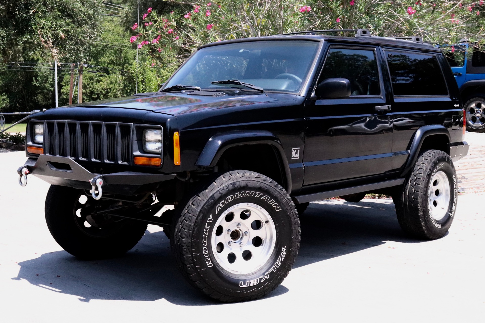 Used-2000-Jeep-Cherokee-2dr-Sport-4WD