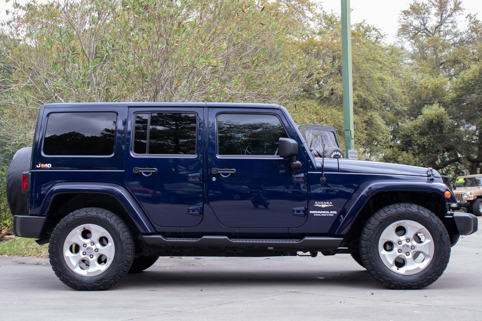 Used-2013-Jeep-Wrangler-Unlimited-Sahara-4WD-4dr-Sahara