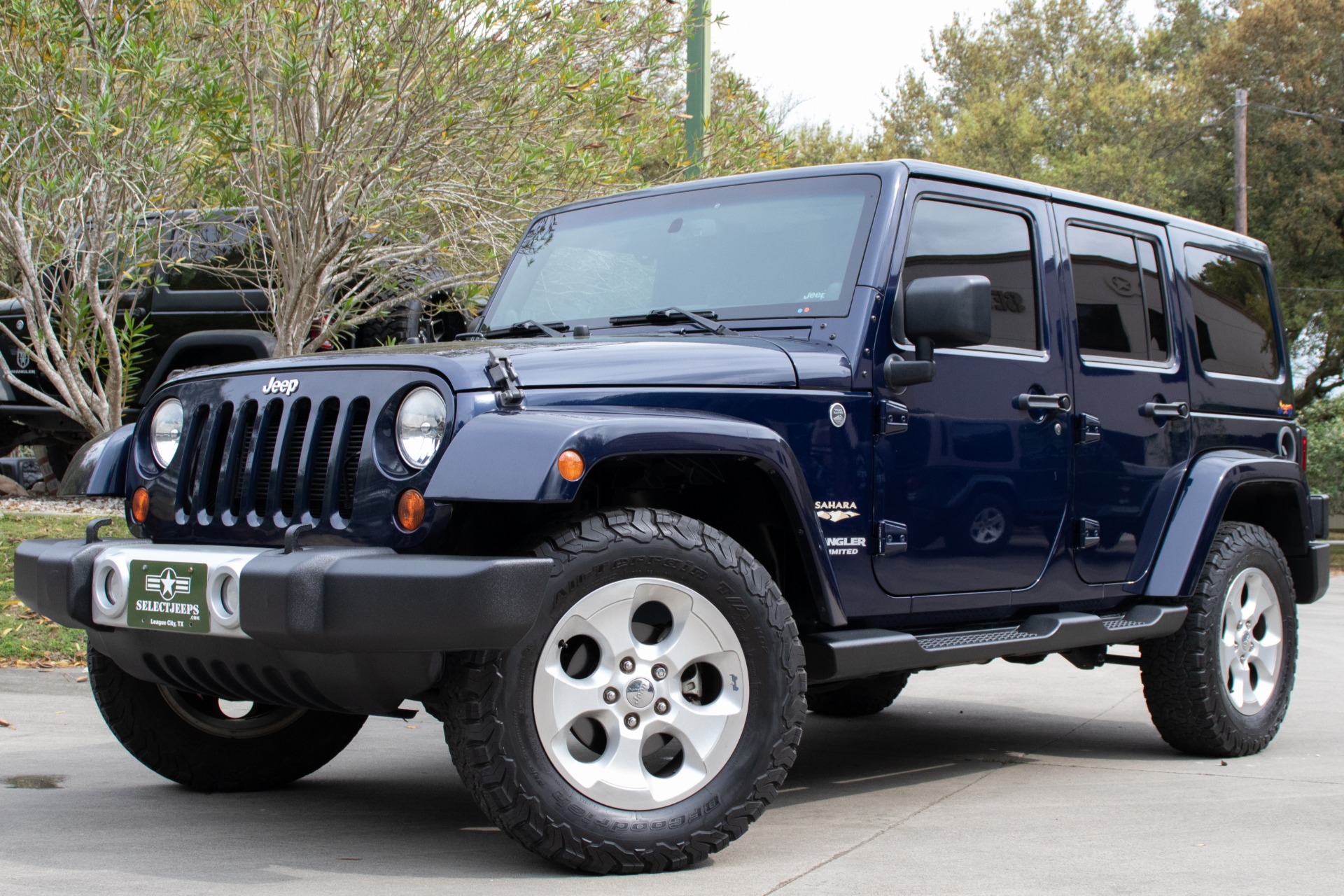 Used-2013-Jeep-Wrangler-Unlimited-Sahara-4WD-4dr-Sahara