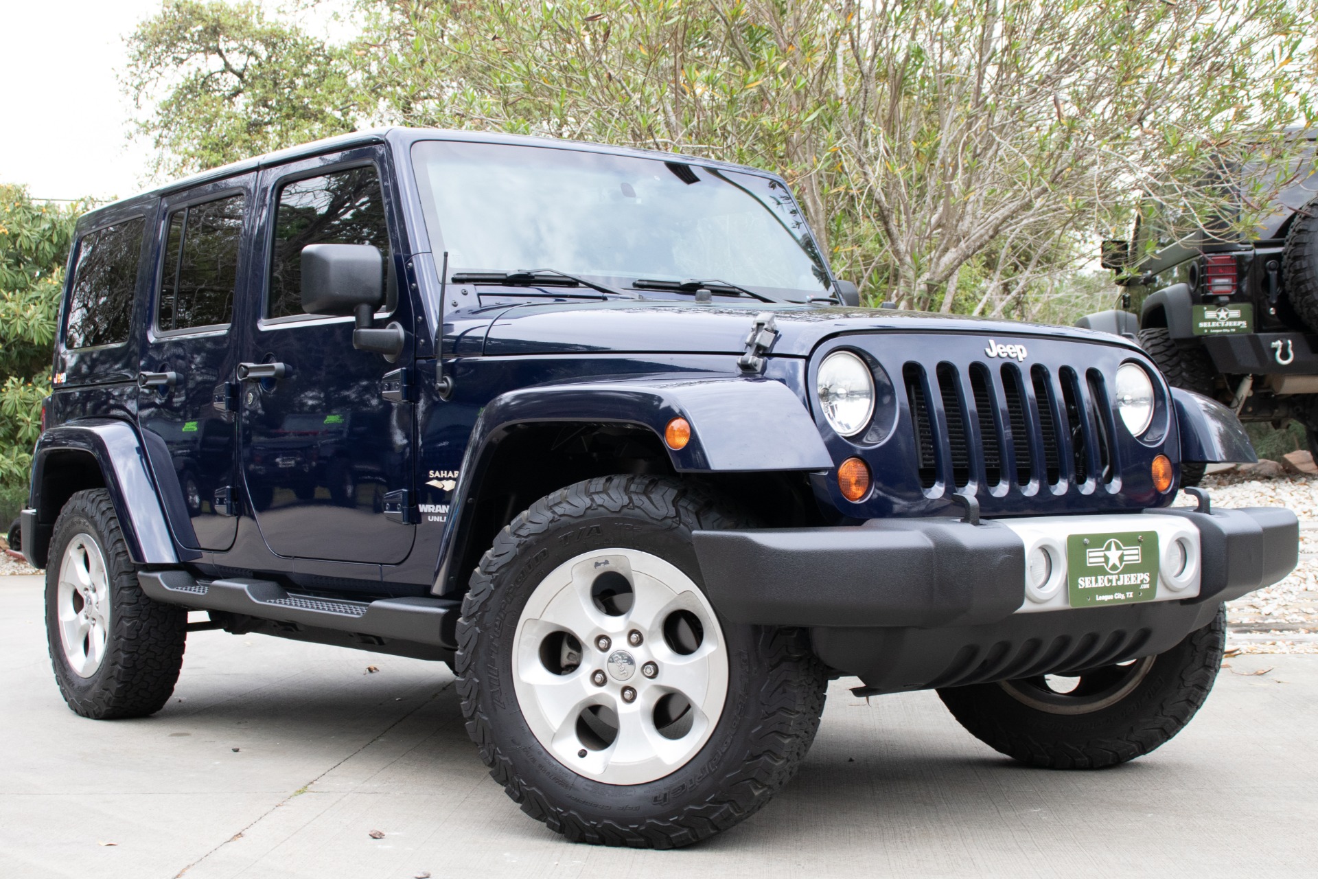 Used-2013-Jeep-Wrangler-Unlimited-Sahara-4WD-4dr-Sahara