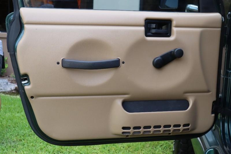 Used-2000-Jeep-Wrangler-2dr-Sahara