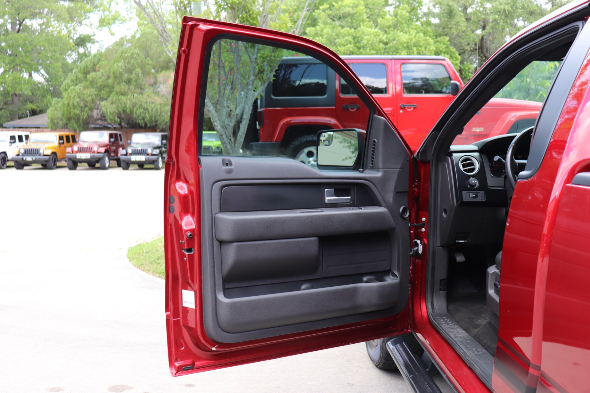 Used-2014-Ford-F-150-2WD-Reg-Cab-126-FX2-Tremor