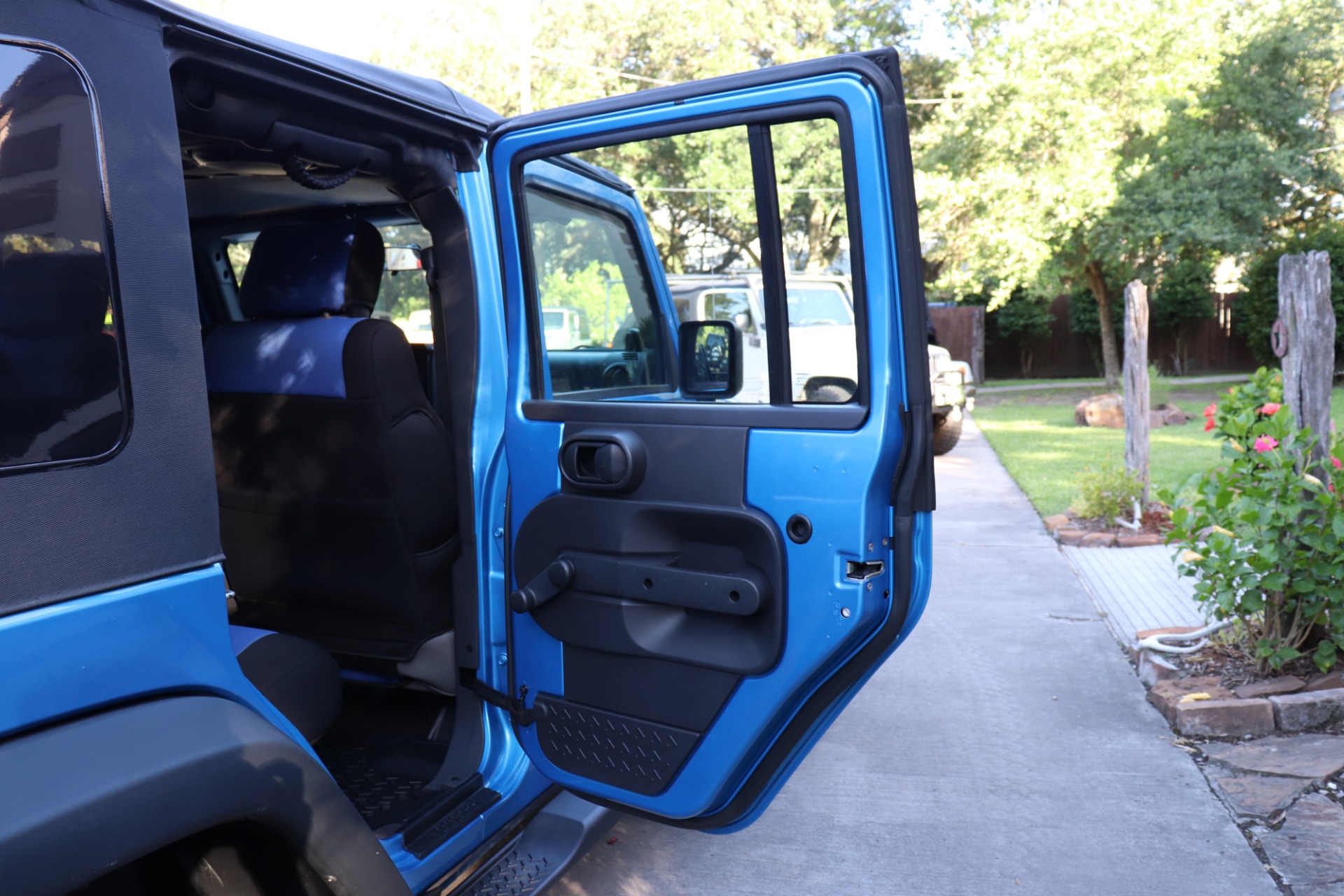 Used-2010-Jeep-Wrangler-Unlimited-4WD-4dr-Sport
