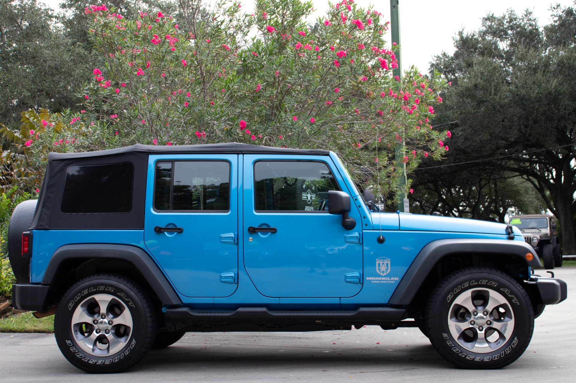 Used-2010-Jeep-Wrangler-Unlimited-4WD-4dr-Sport