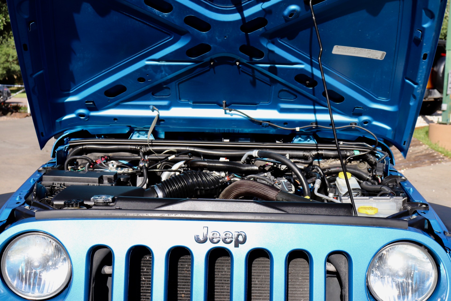 Used-2010-Jeep-Wrangler-Unlimited-4WD-4dr-Sport