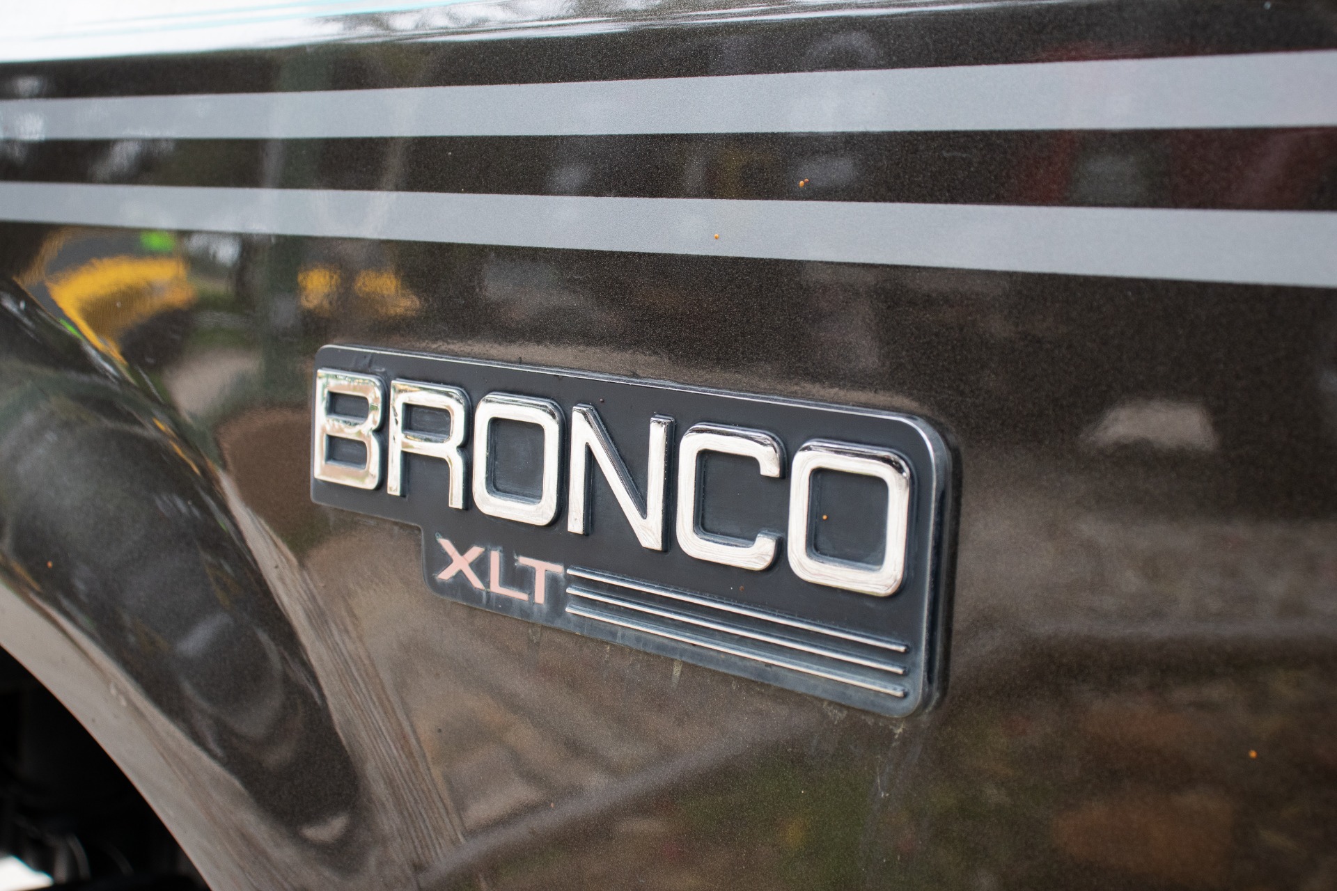 Used-1995-Ford-Bronco-XLT