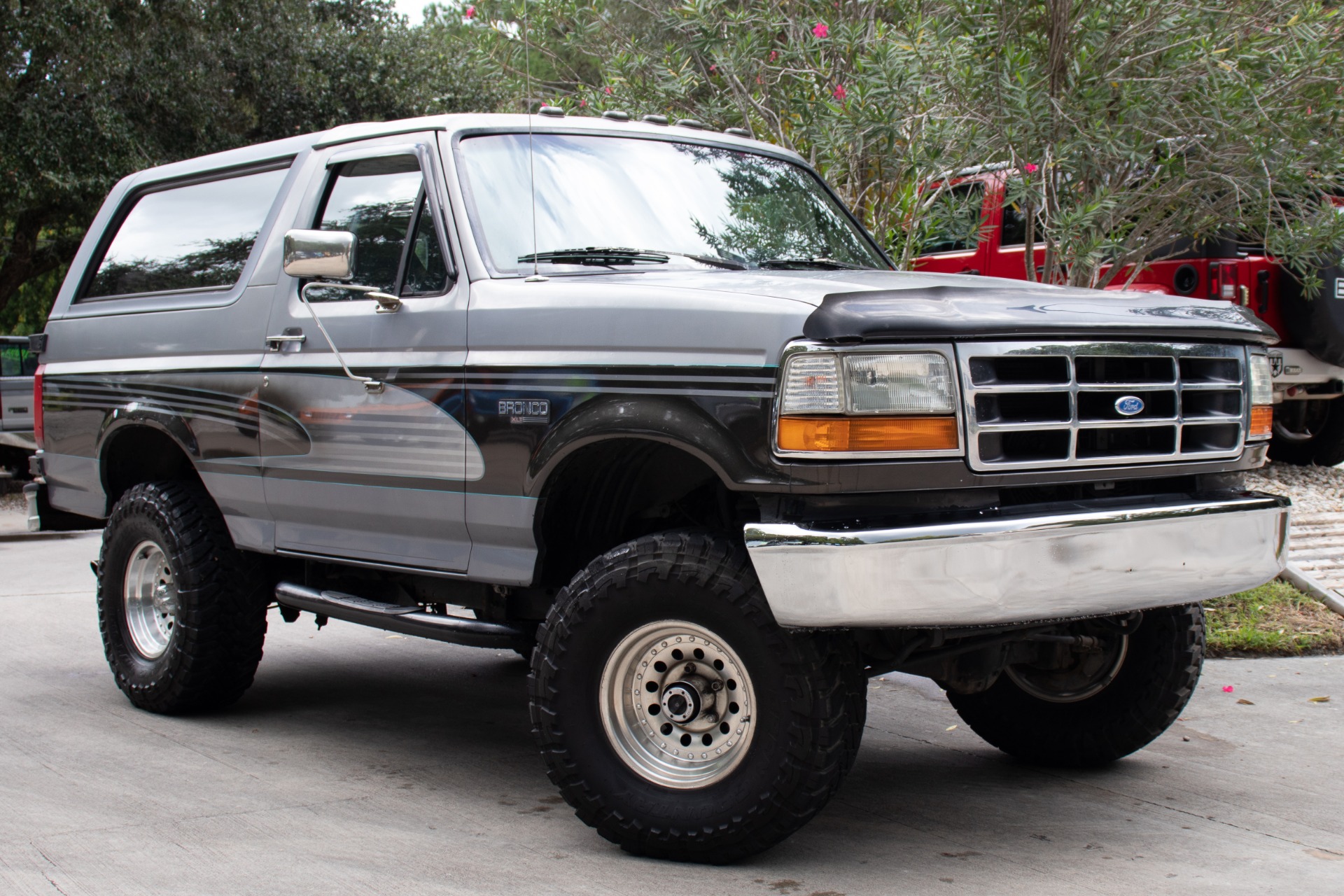 Used-1995-Ford-Bronco-XLT