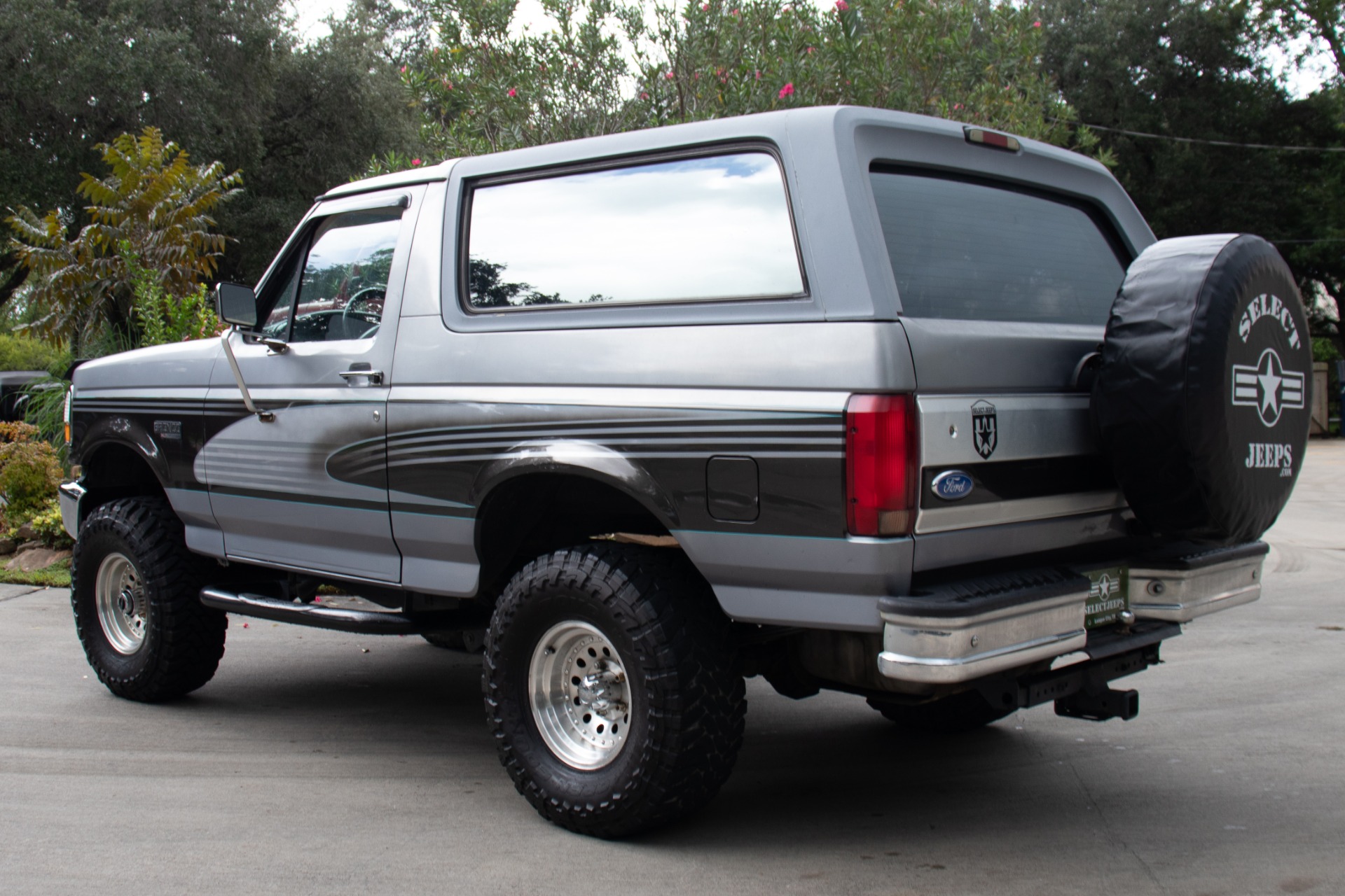 Used-1995-Ford-Bronco-XLT