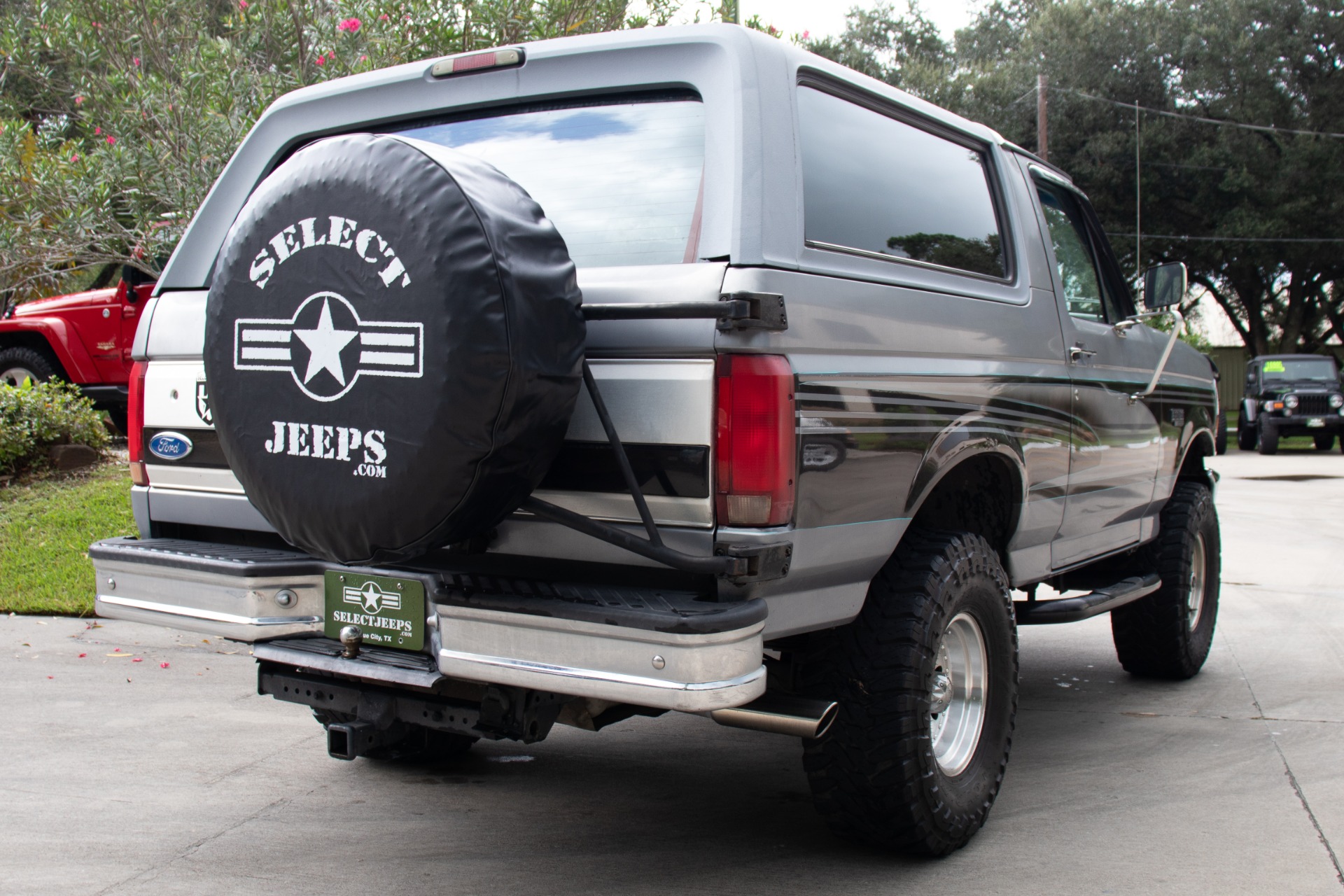 Used-1995-Ford-Bronco-XLT