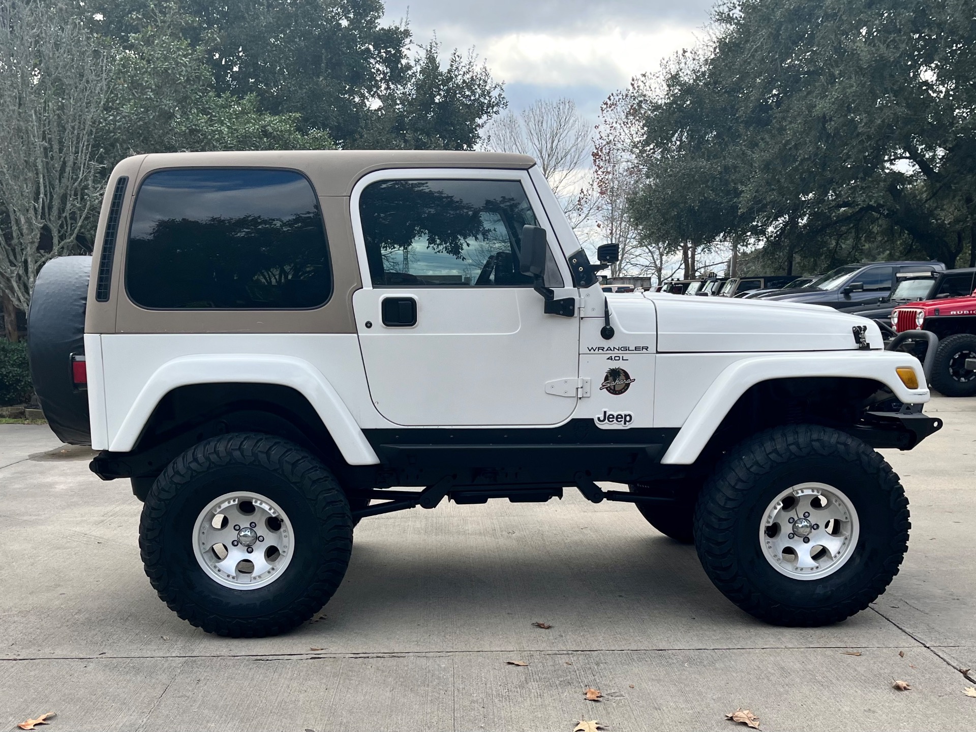 Used-2001-Jeep-Wrangler-2dr-Sahara