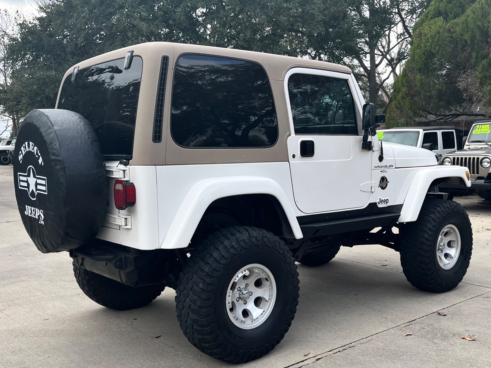 Used-2001-Jeep-Wrangler-2dr-Sahara