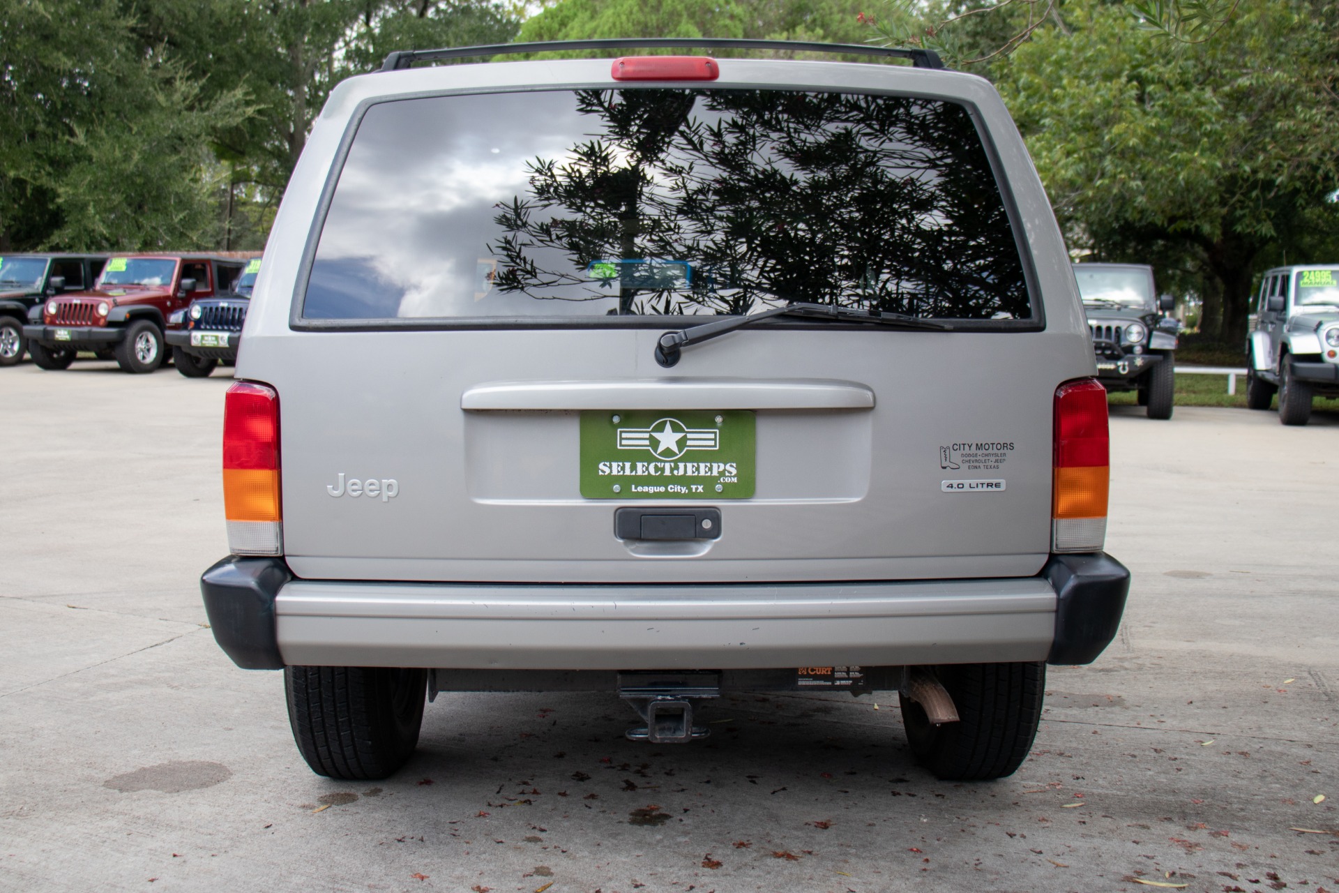 Used-2001-Jeep-Cherokee-4dr-Sport