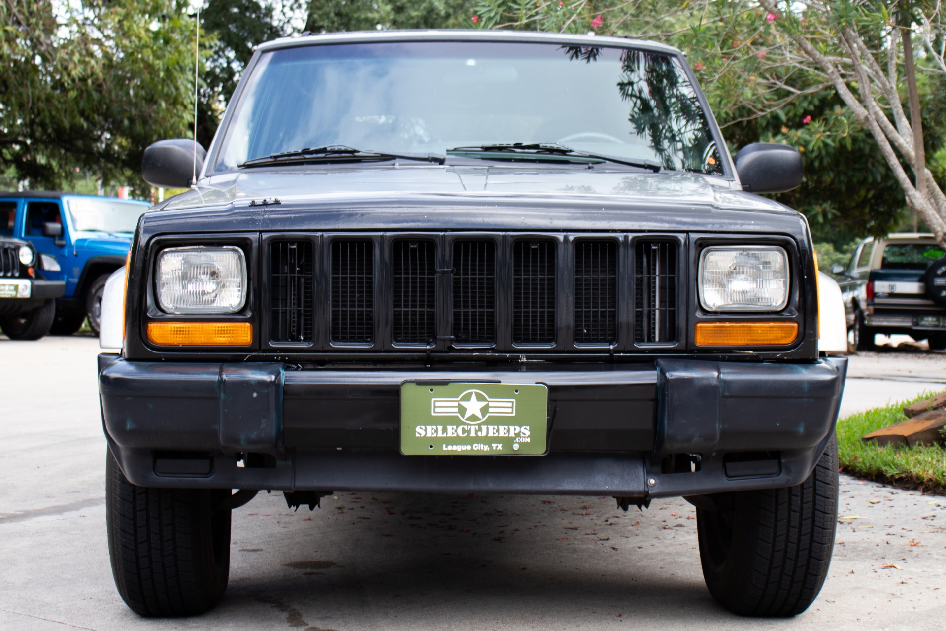 Used-2001-Jeep-Cherokee-4dr-Sport