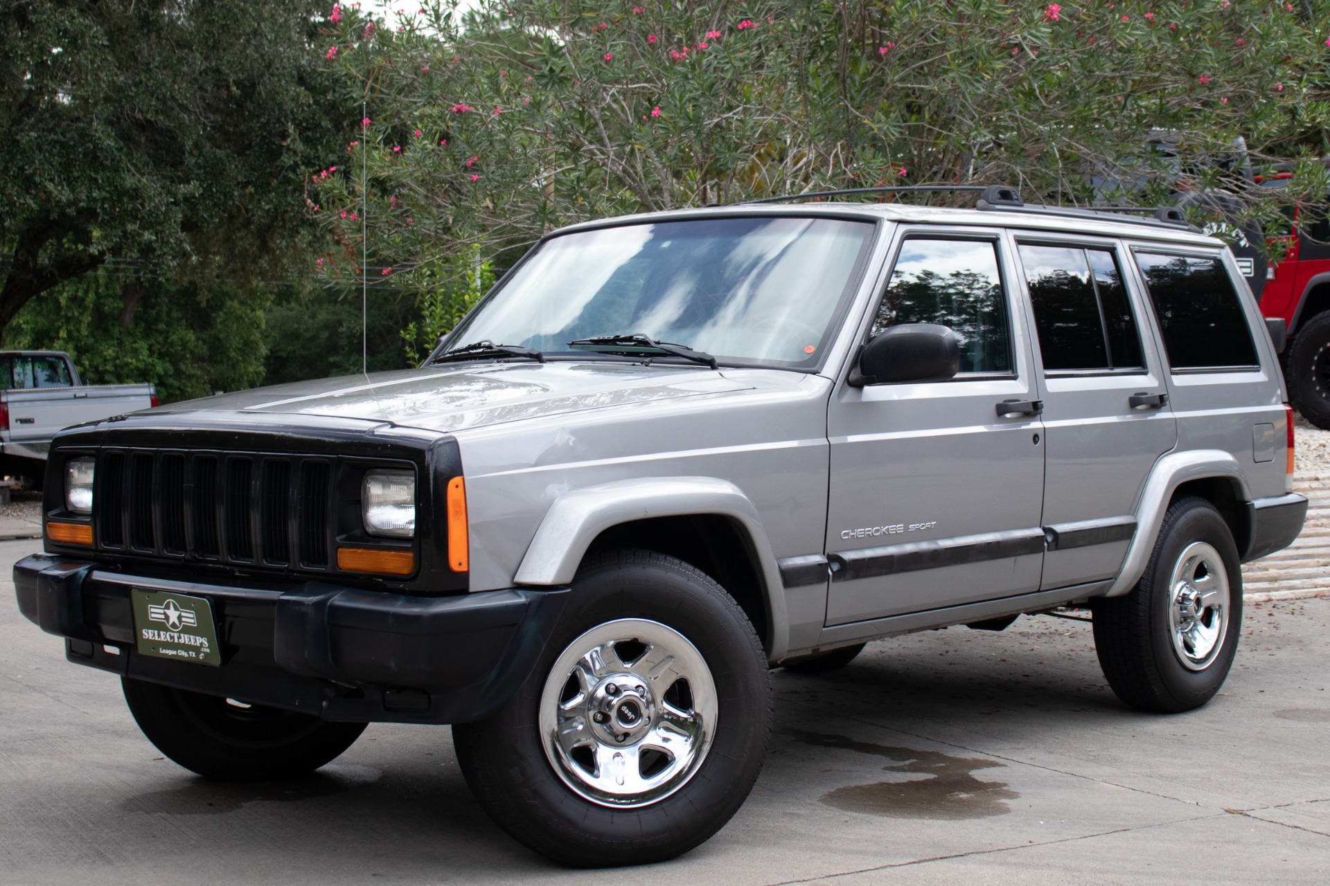 Used-2001-Jeep-Cherokee-4dr-Sport