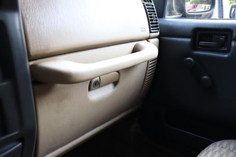 Used-2000-Jeep-Wrangler-2dr-Sport
