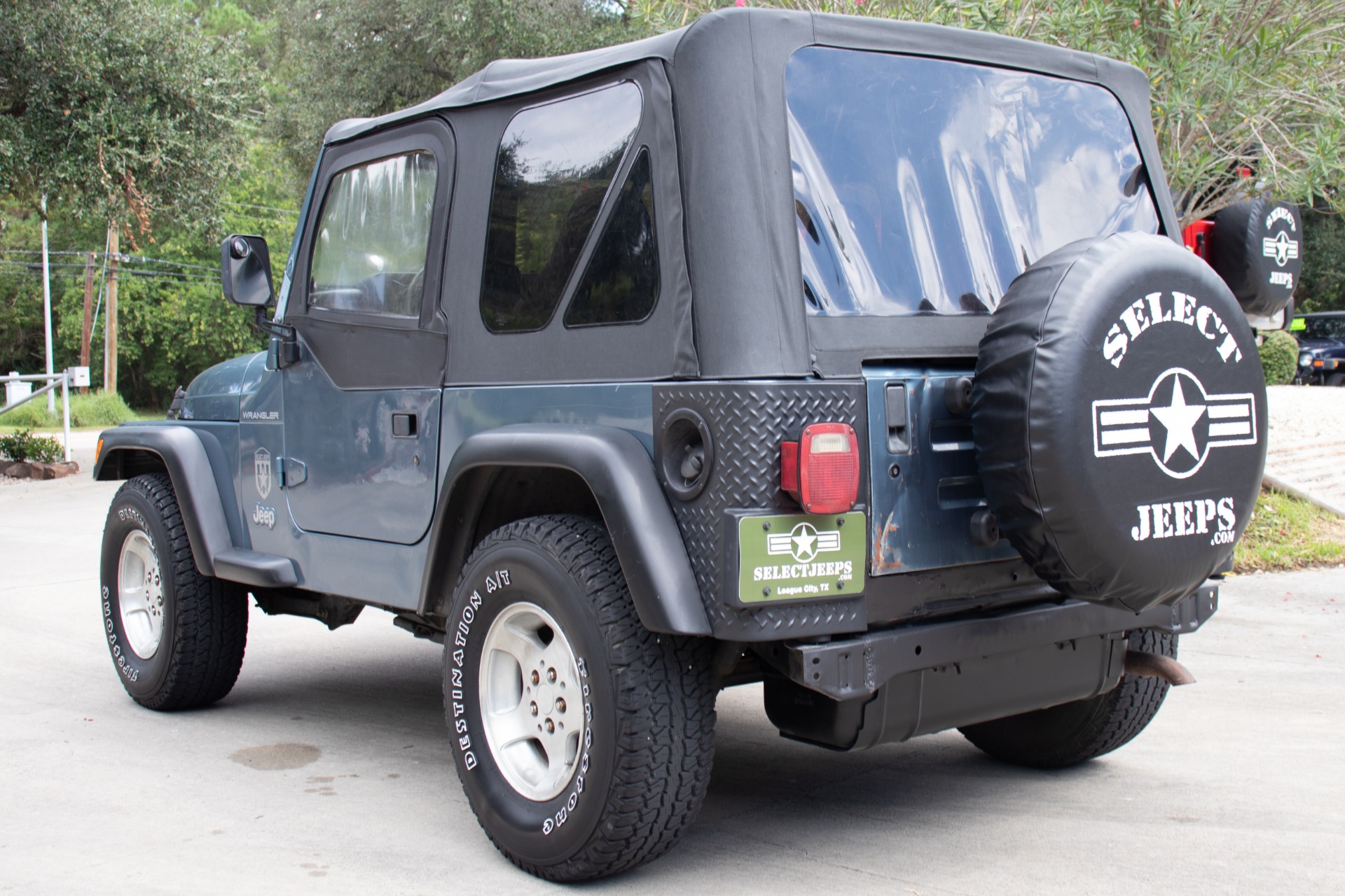 Used-1998-Jeep-Wrangler-2dr-SE