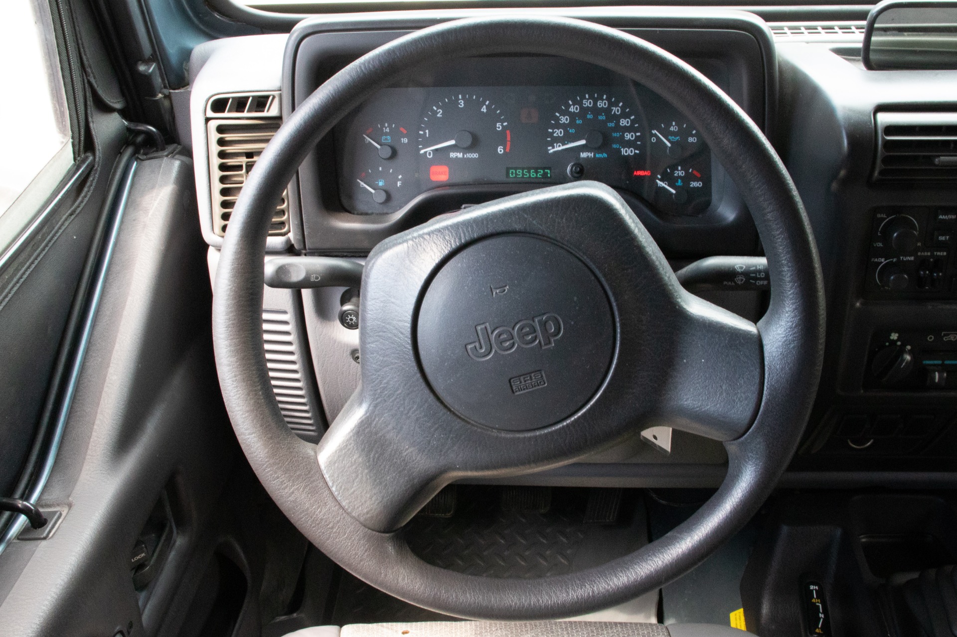 Used-1998-Jeep-Wrangler-2dr-SE