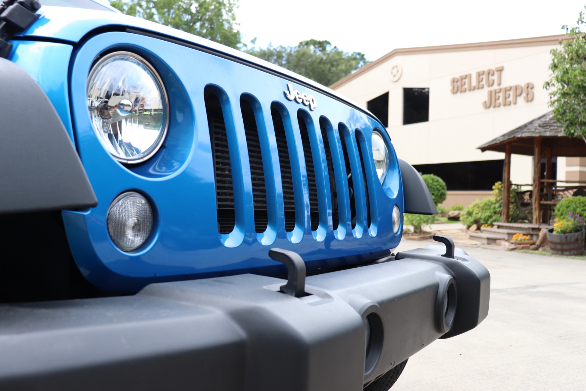 Used-2015-Jeep-Wrangler-Unlimited-4WD-4dr-Sport