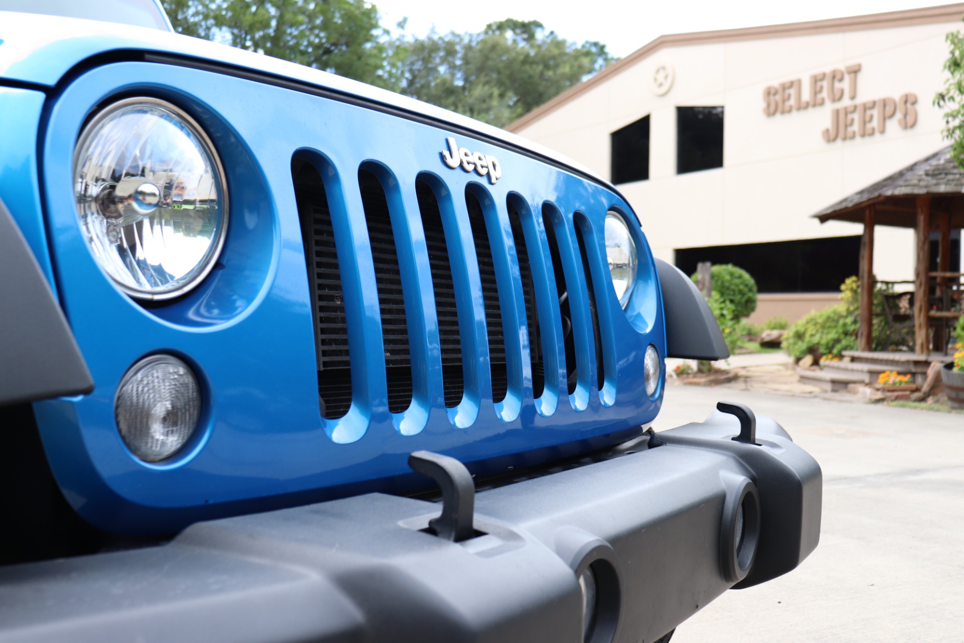 Used-2015-Jeep-Wrangler-Unlimited-4WD-4dr-Sport